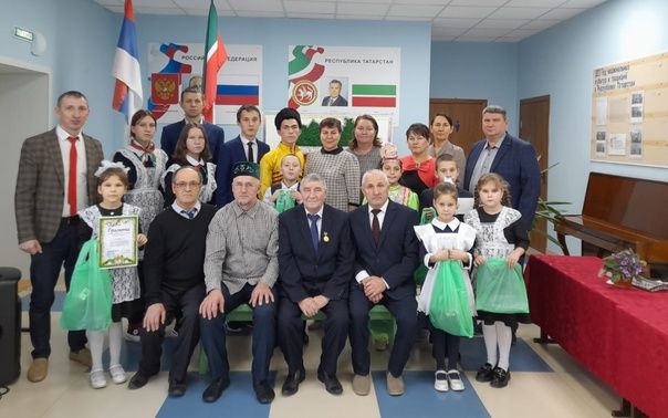 Яңа Кәкерле төп гомуми белем бирү мәктәбендә «Изге эшләр күңелне нурландыра» чарасы үтте