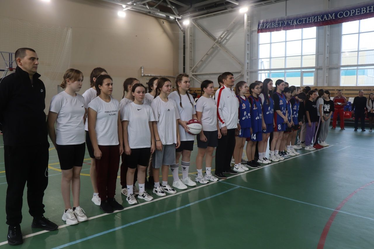 В Дрожжаном прошёл чемпионат района по «КЭС-БАСКЕТ» среди команд девушек общеобразовательных учреждений