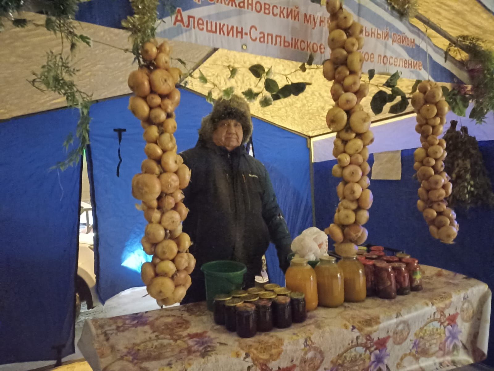 Дрожжановцы представляют предновогоднюю сельхозярмарку жителям Казани