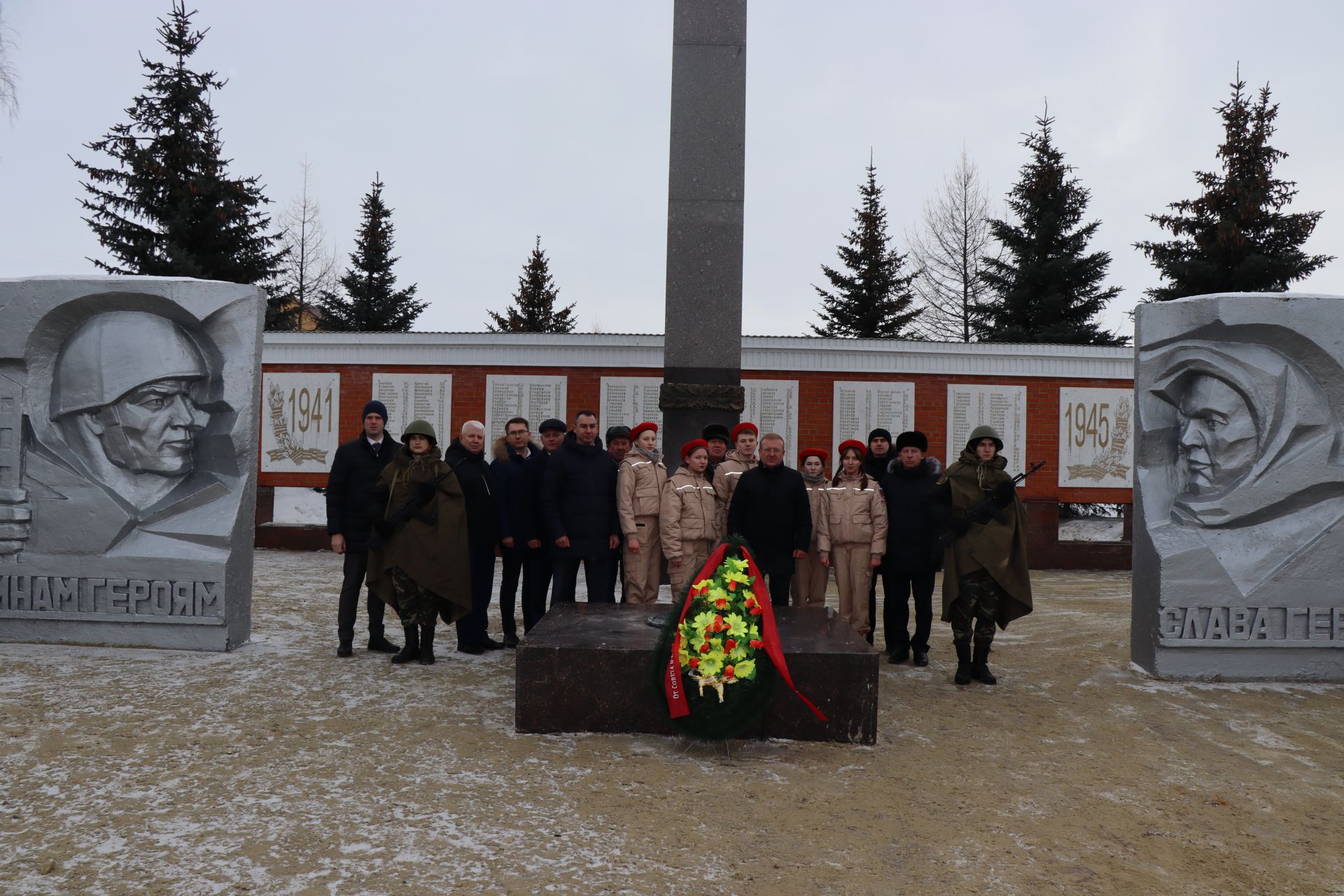 В честь 80-й годовщины победы в Сталинградской битве в Дрожжаном прошел митинг