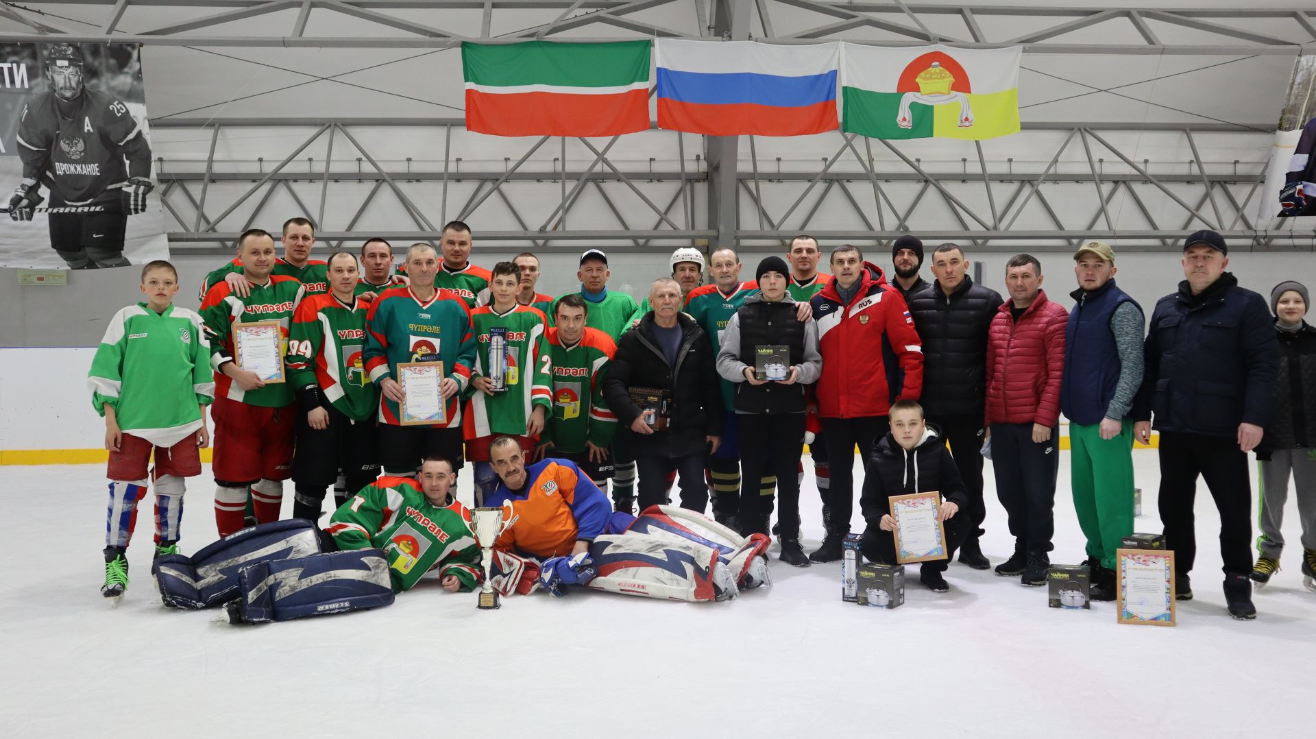 В Дрожжановском районе определили Чемпиона по хоккею среди организаций