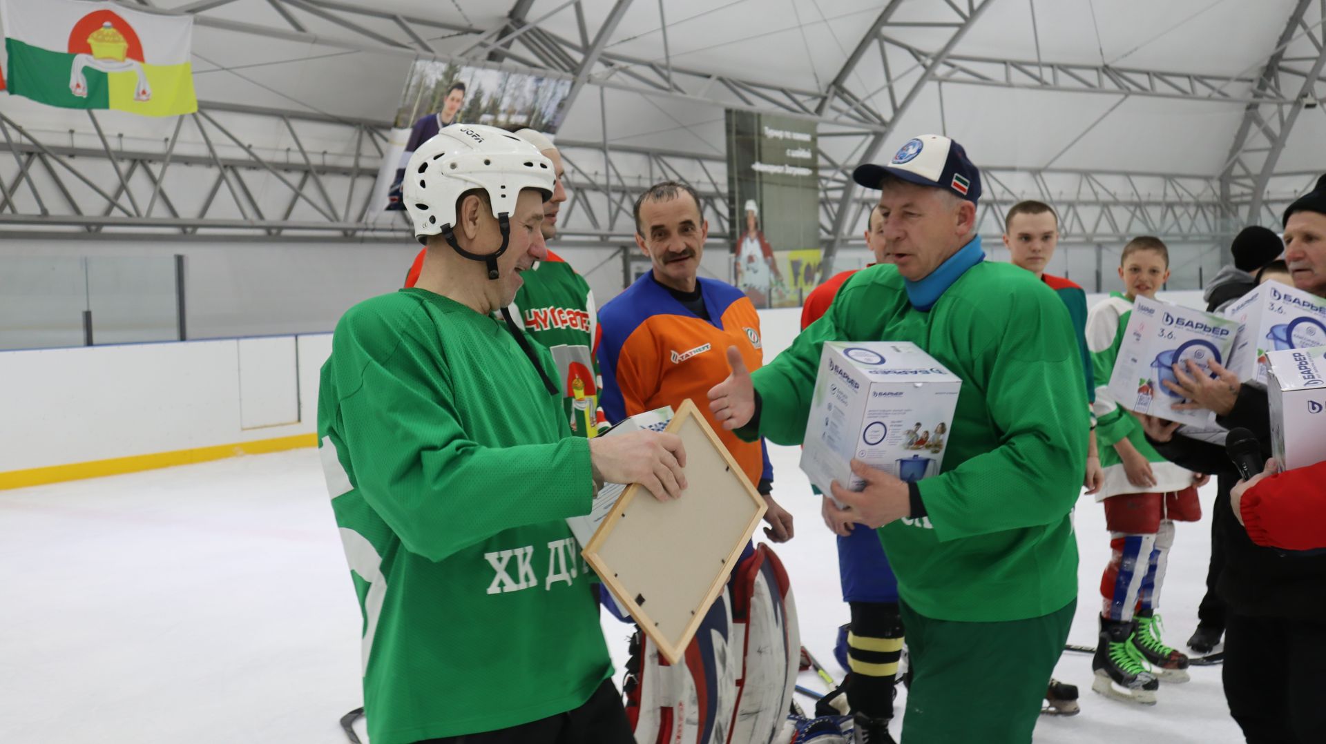В Дрожжановском районе определили Чемпиона по хоккею среди организаций