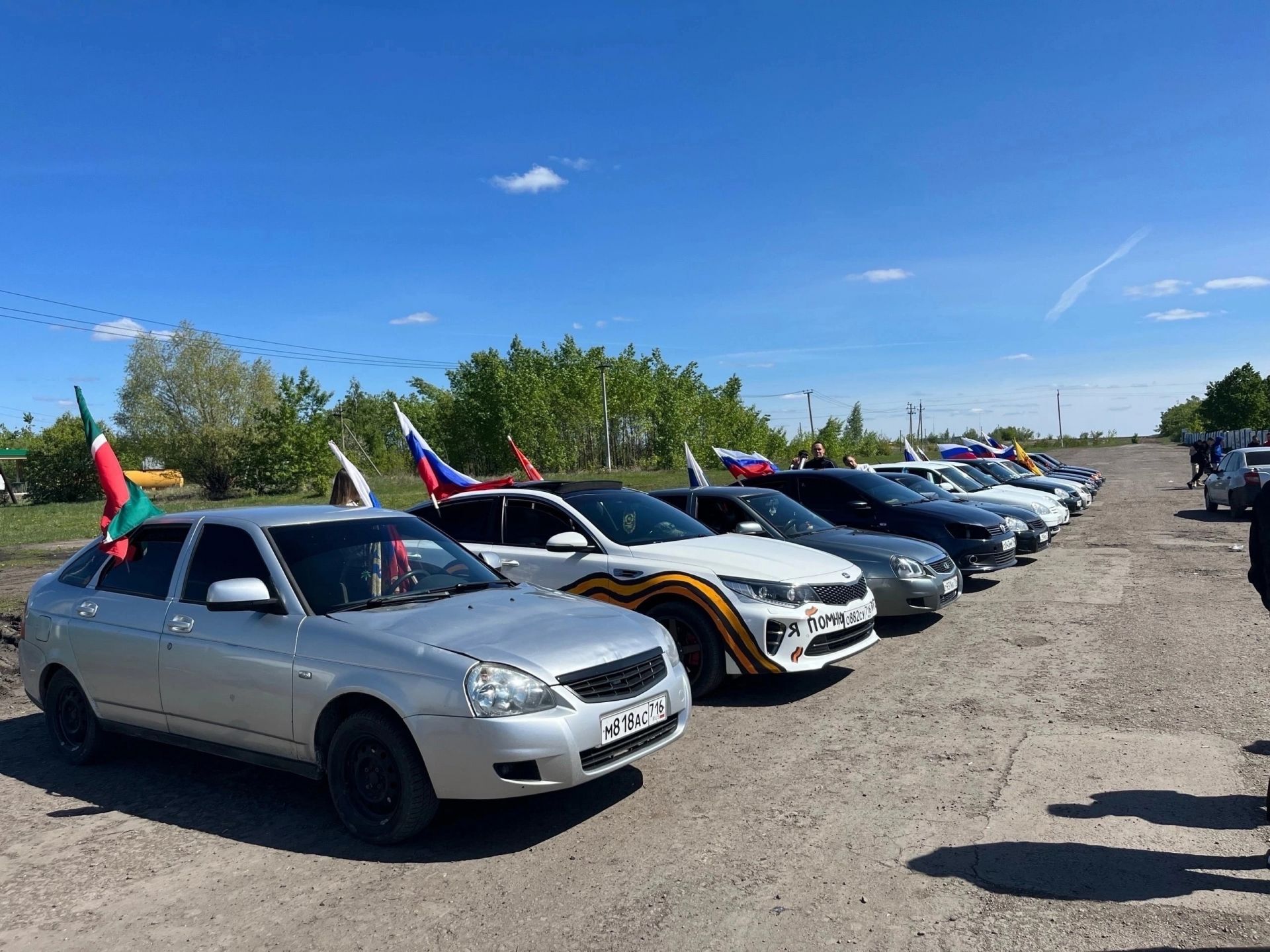 Победный Дрожжановский автопробег:  проехали по улицам райцентра и сел