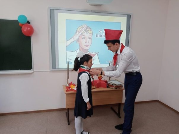 В Новокакерлинской школе Дрожжановского района отметили день пионерии