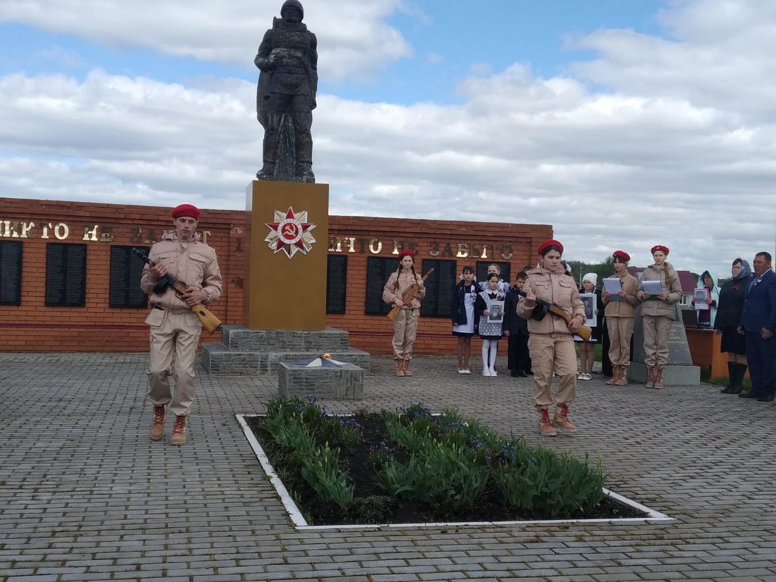 В канун Дня Победы в селе Матаки Дрожжановского района прошел митинг