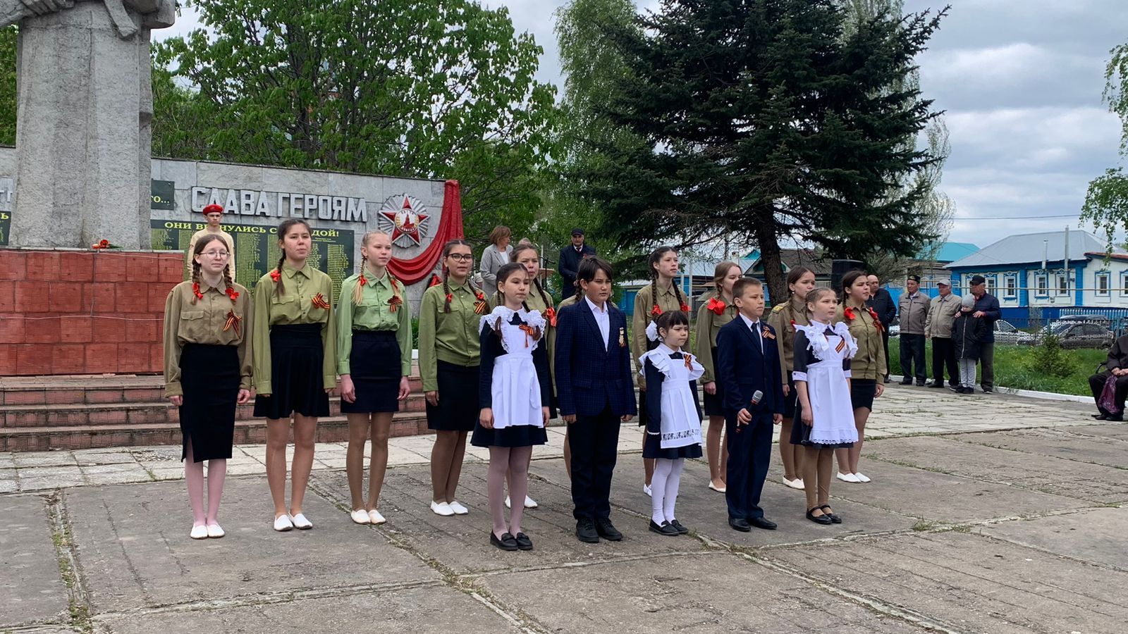 Помним: у мемориала Победы в селе Старое Шаймурзино состоялся торжественный митинг, посвященный 78-й годовщине Победы в Великой Отечественной войне