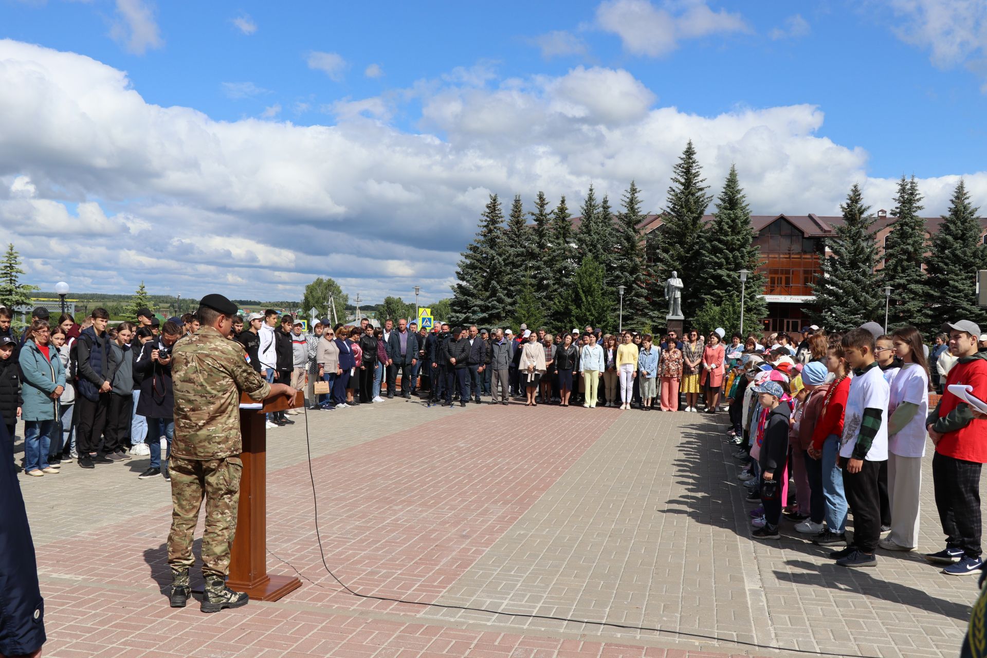 В день памяти и скорби в Дрожжановском районе прошёл траурный митинг