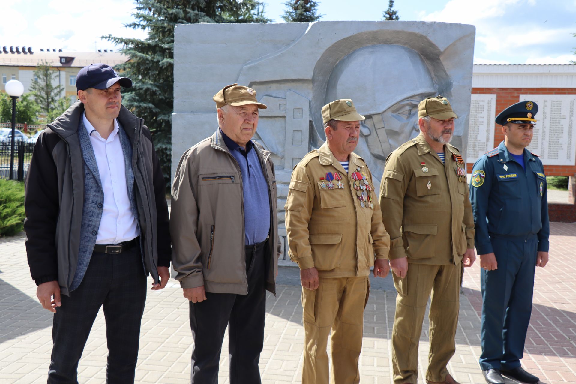 В день памяти и скорби в Дрожжановском районе прошёл траурный митинг