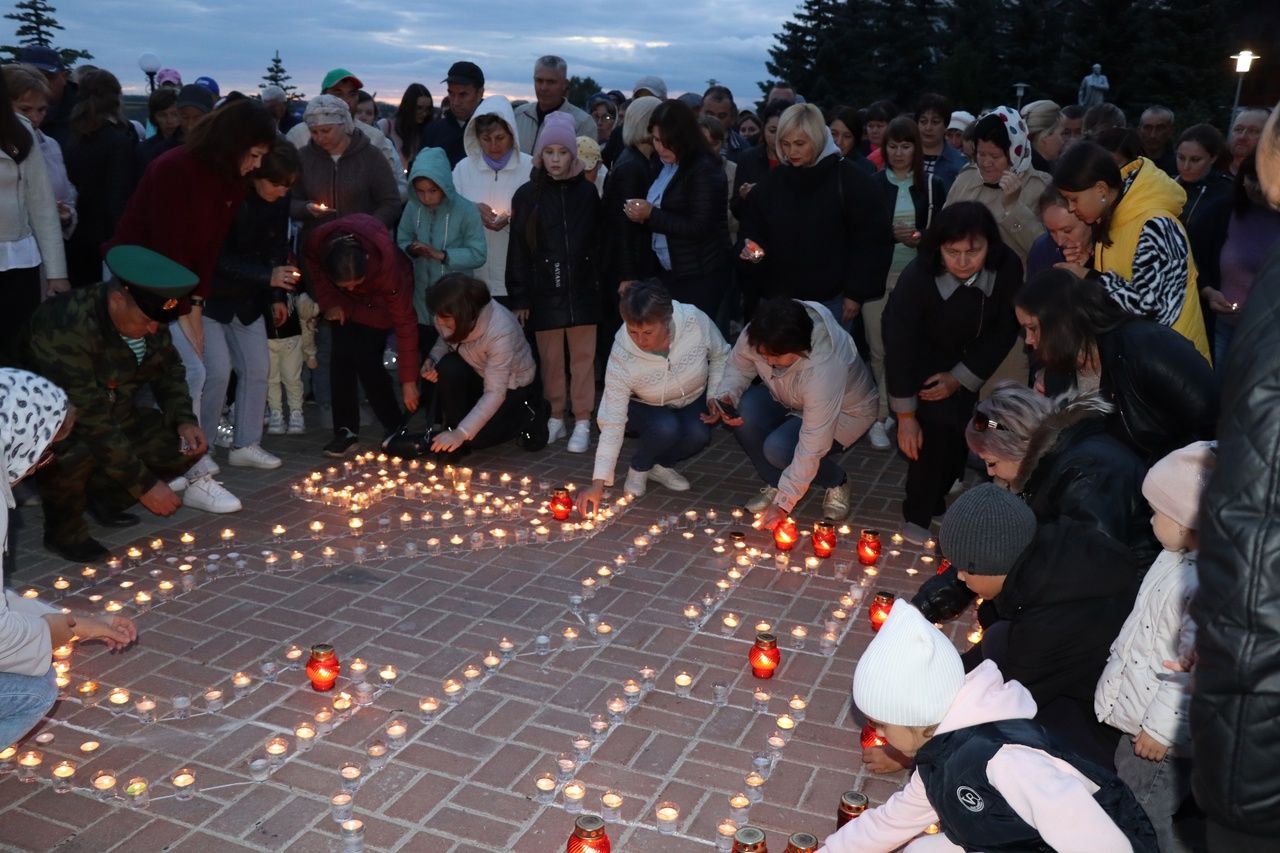 В Дрожжаном провели акцию «Свеча памяти»