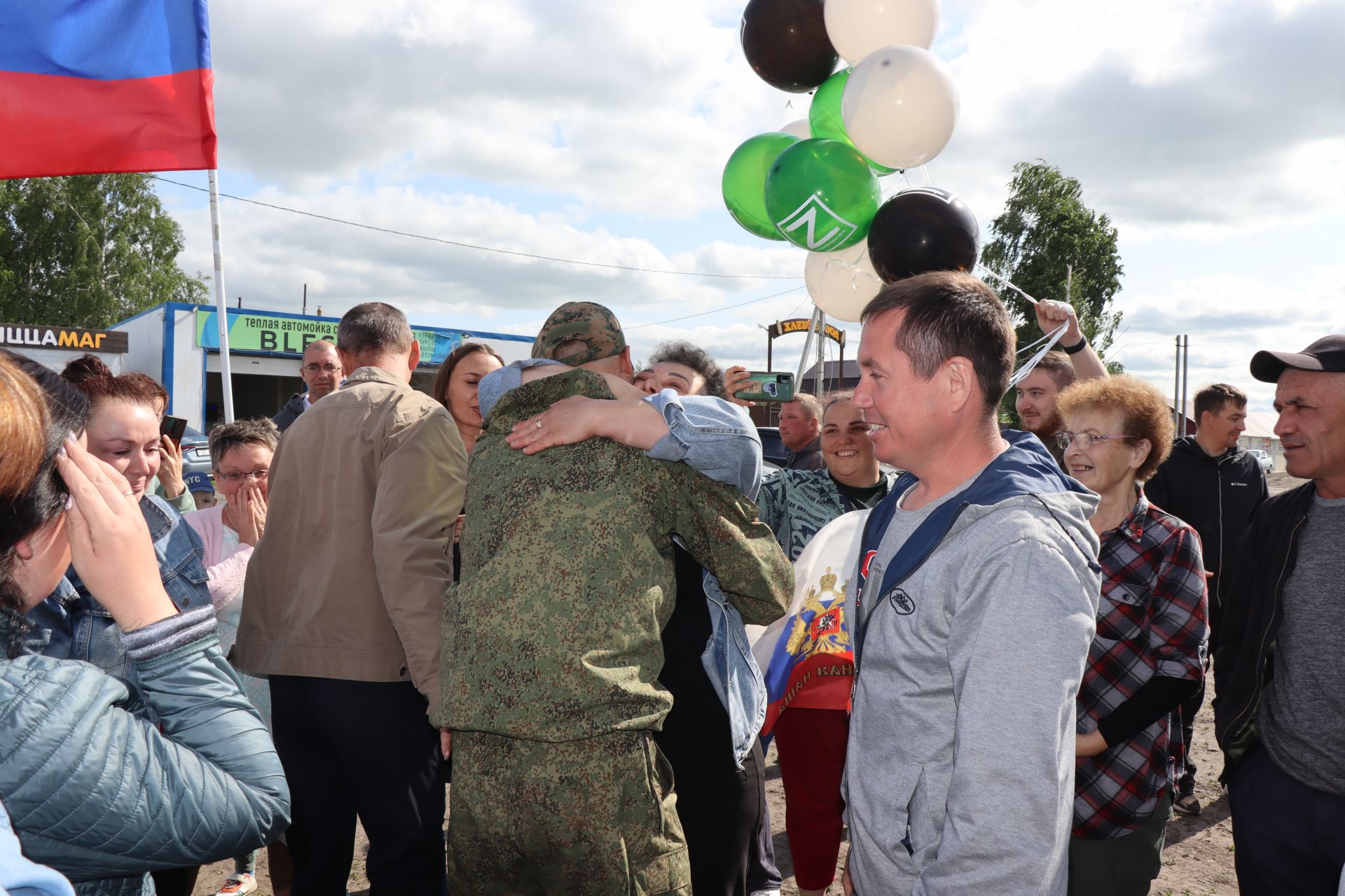 Группа бойцов вернулась из зоны СВО в Дрожжановский район на время отпуска