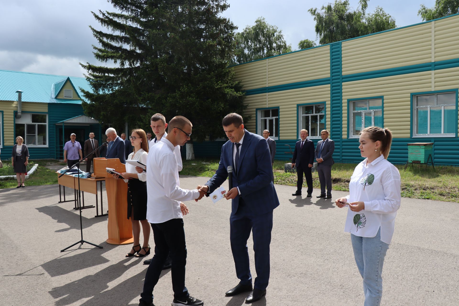 Дрожжановским выпускникам отраслевых технологий были вручены золотые знаки отличия ВФСК ГТО