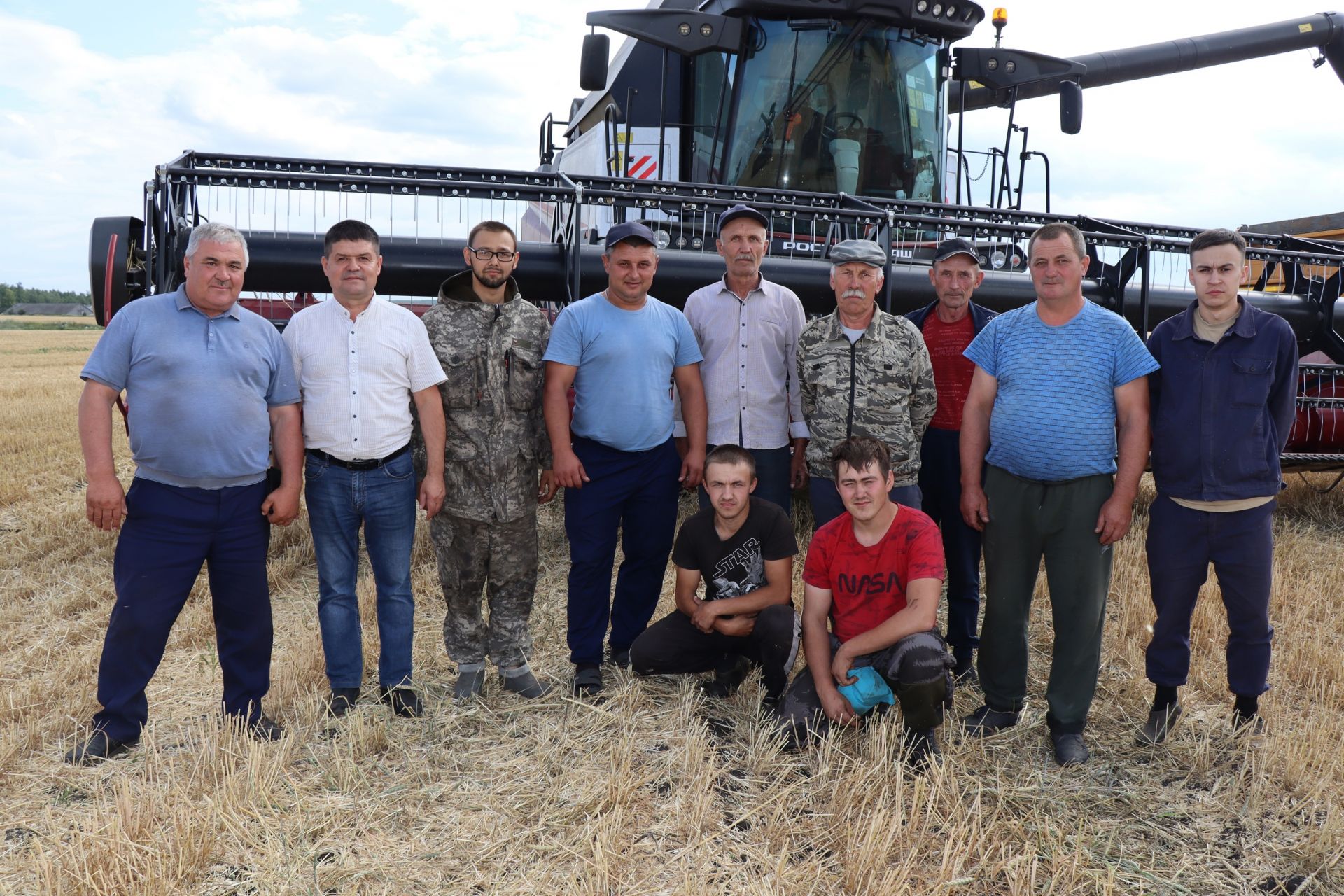 В Дрожжановском районе полным ходом идет уборка нового урожая