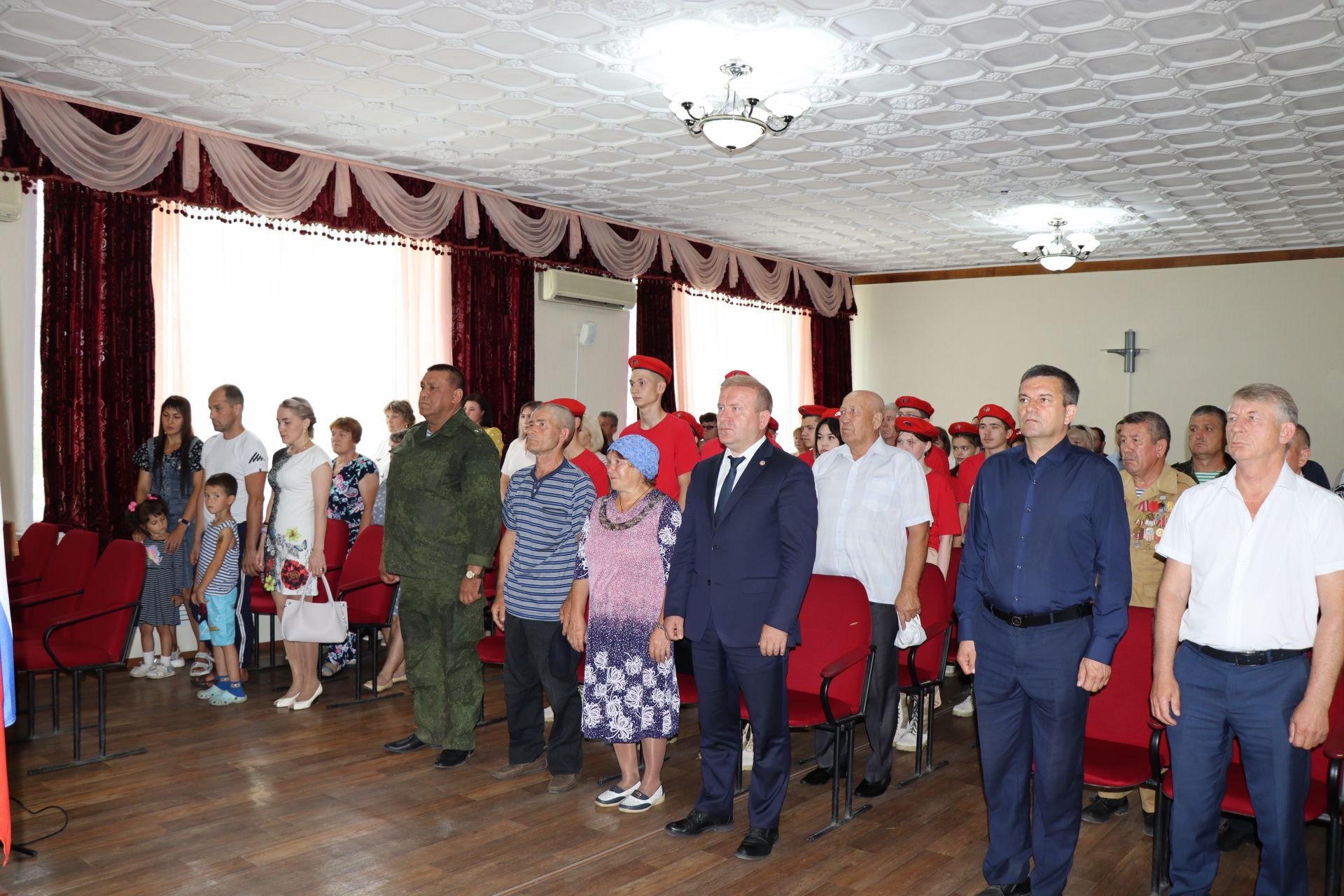 В Дрожжановском районе вручили орден Мужества родителям погибшего солдата