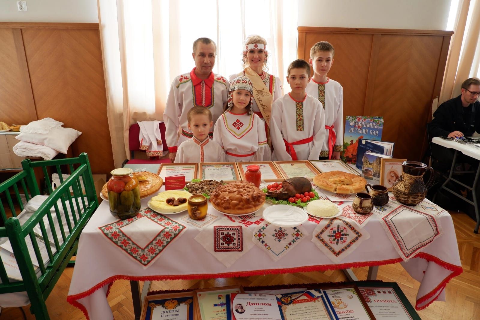 Семья Клементьевых защищала честь Дрожжановского района в республиканском конкурсе «Нечкэбил»