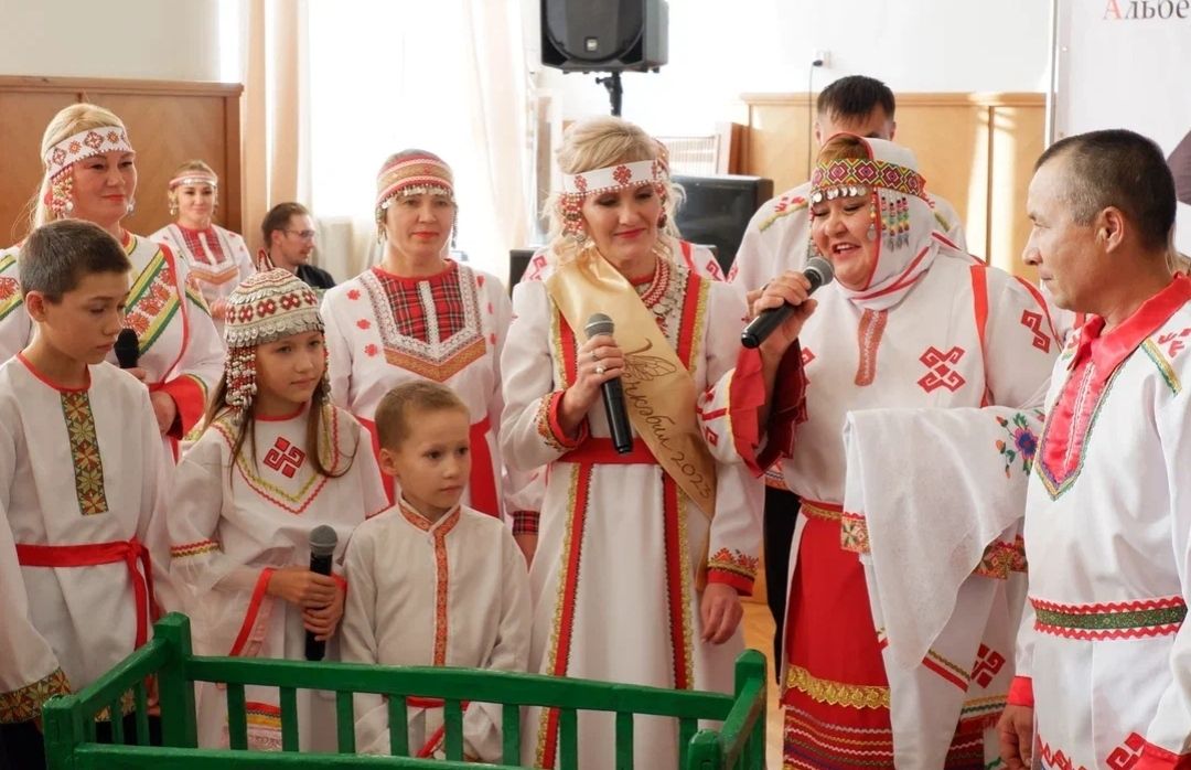 Клементьевлар гаиләсе «Нечкәбил» республика конкурсында Чүпрәле районы данын яклады.