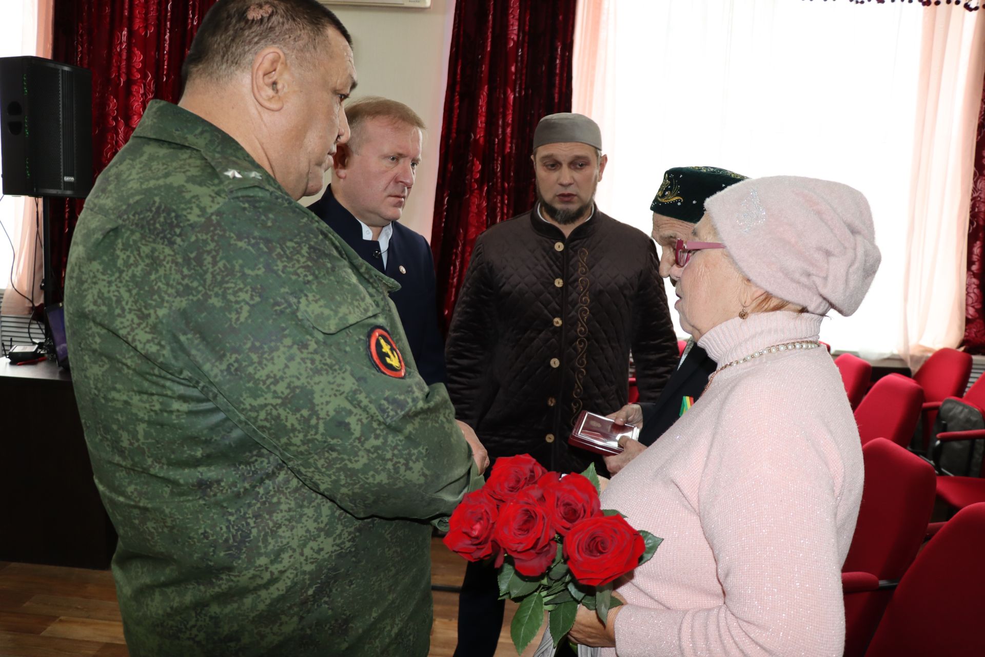 В Дрожжановском районе РТ передали орден Мужества родителям погибшего участника СВО