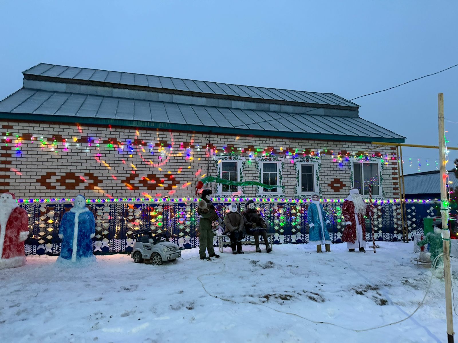 Своя сказочная новогодняя атмосфера царит в селе Малая Цильна Дрожжановского района РТ