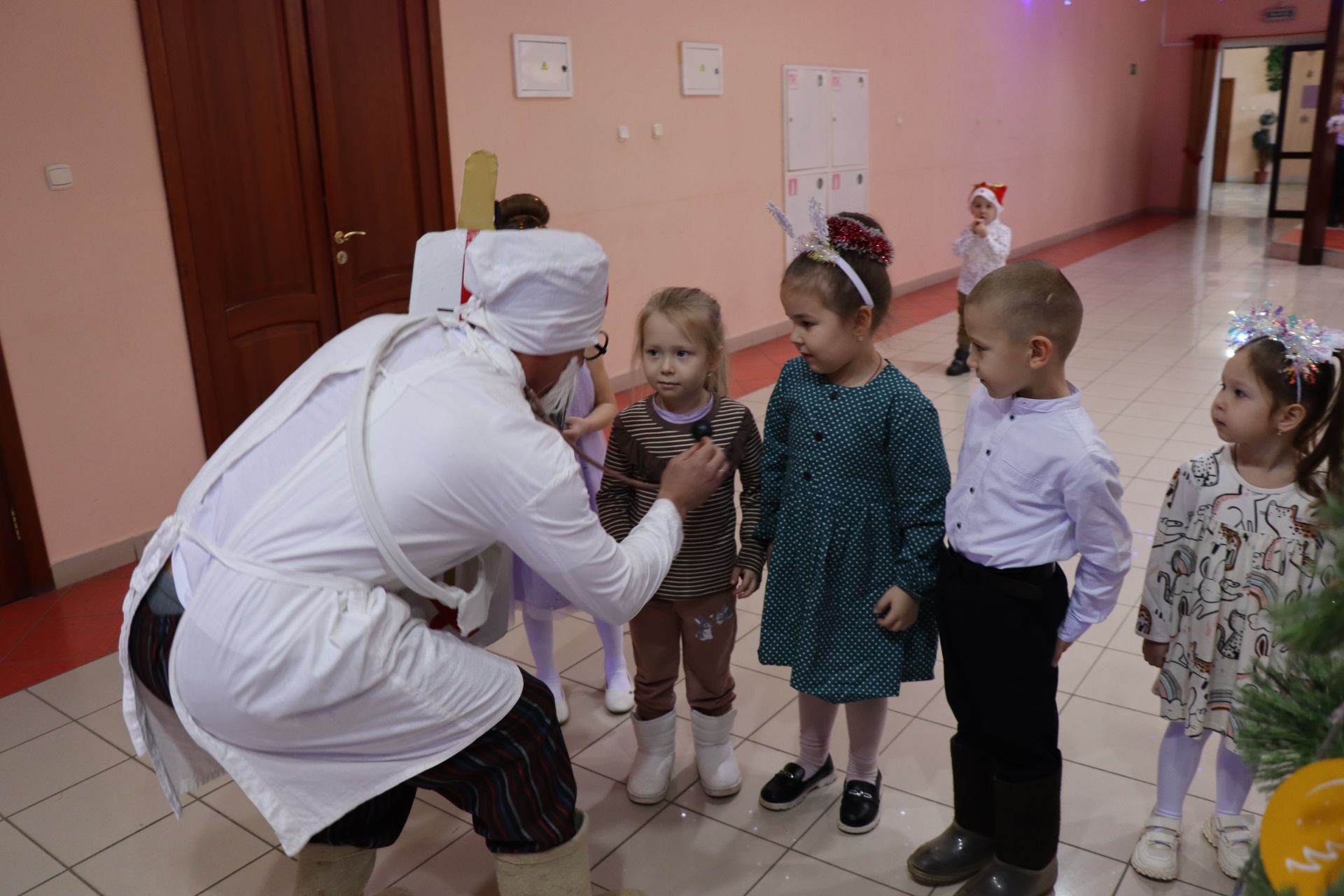 В Дрожжановском районе РТ состоялось новогоднее представление для детей участников СВО