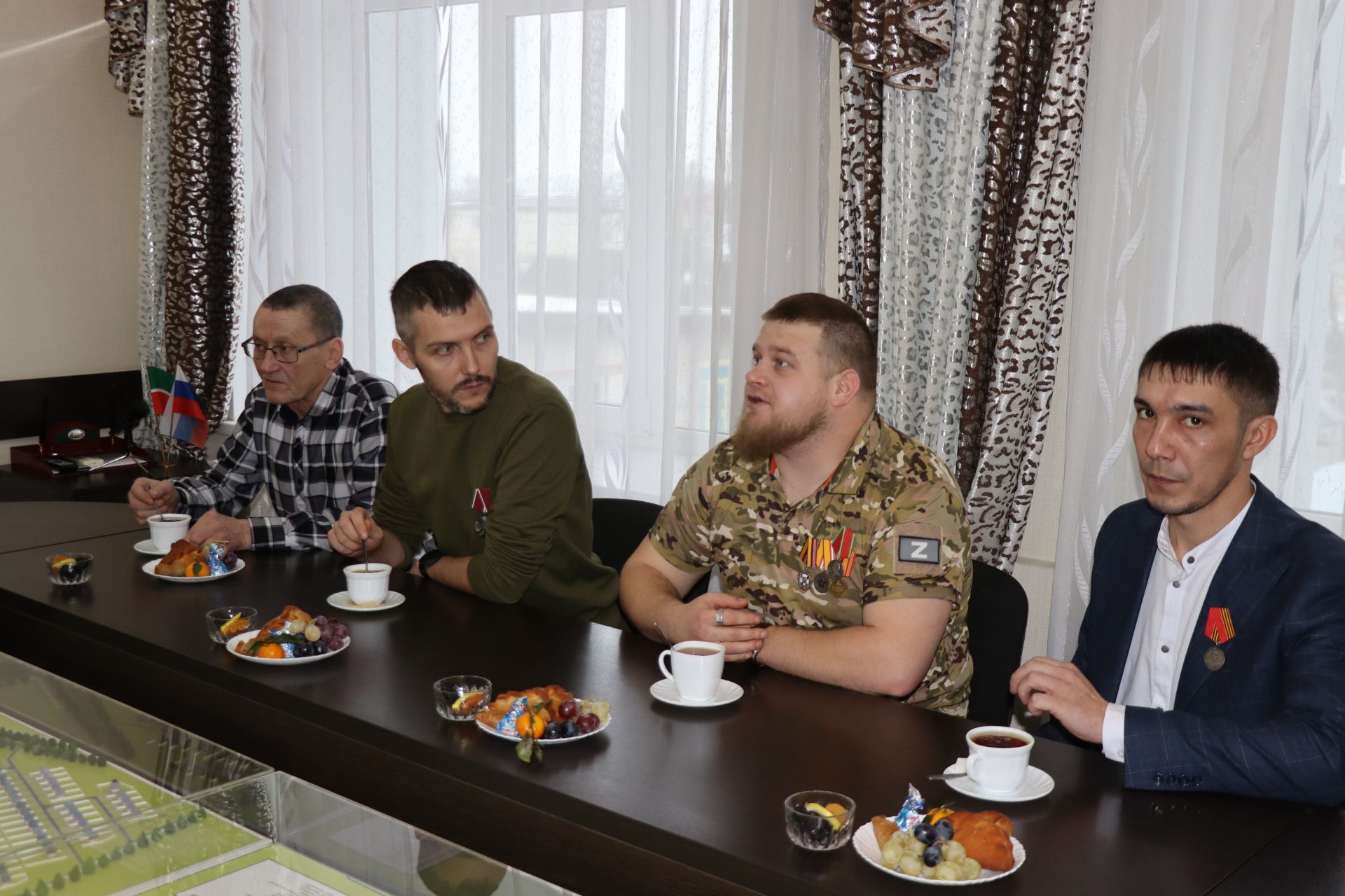 В преддверии Нового года в Дрожжановском районе РТ вручили ордена Мужества, медали Суворова и Жукова