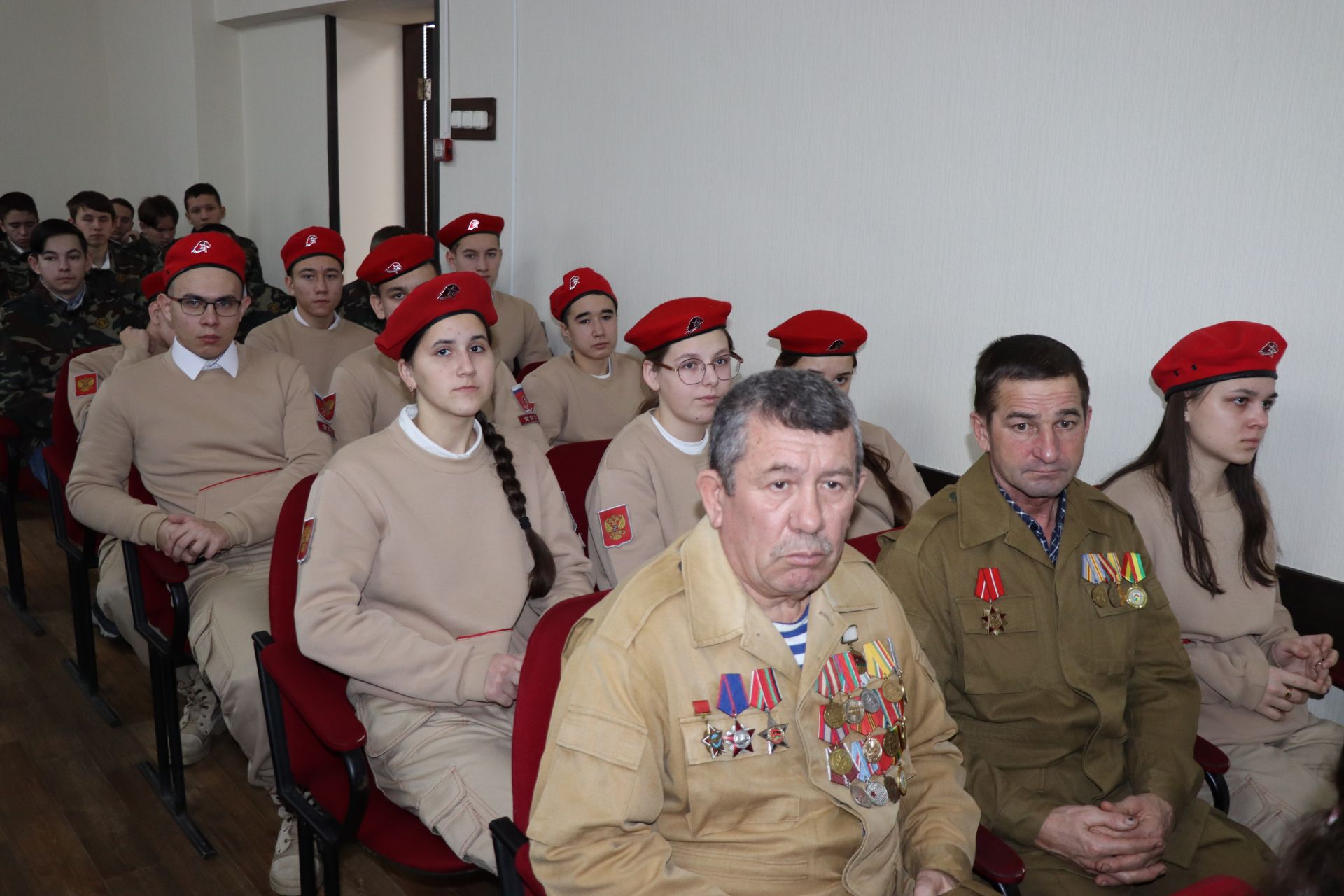 В преддверии Нового года в Дрожжановском районе РТ вручили ордена Мужества, медали Суворова и Жукова