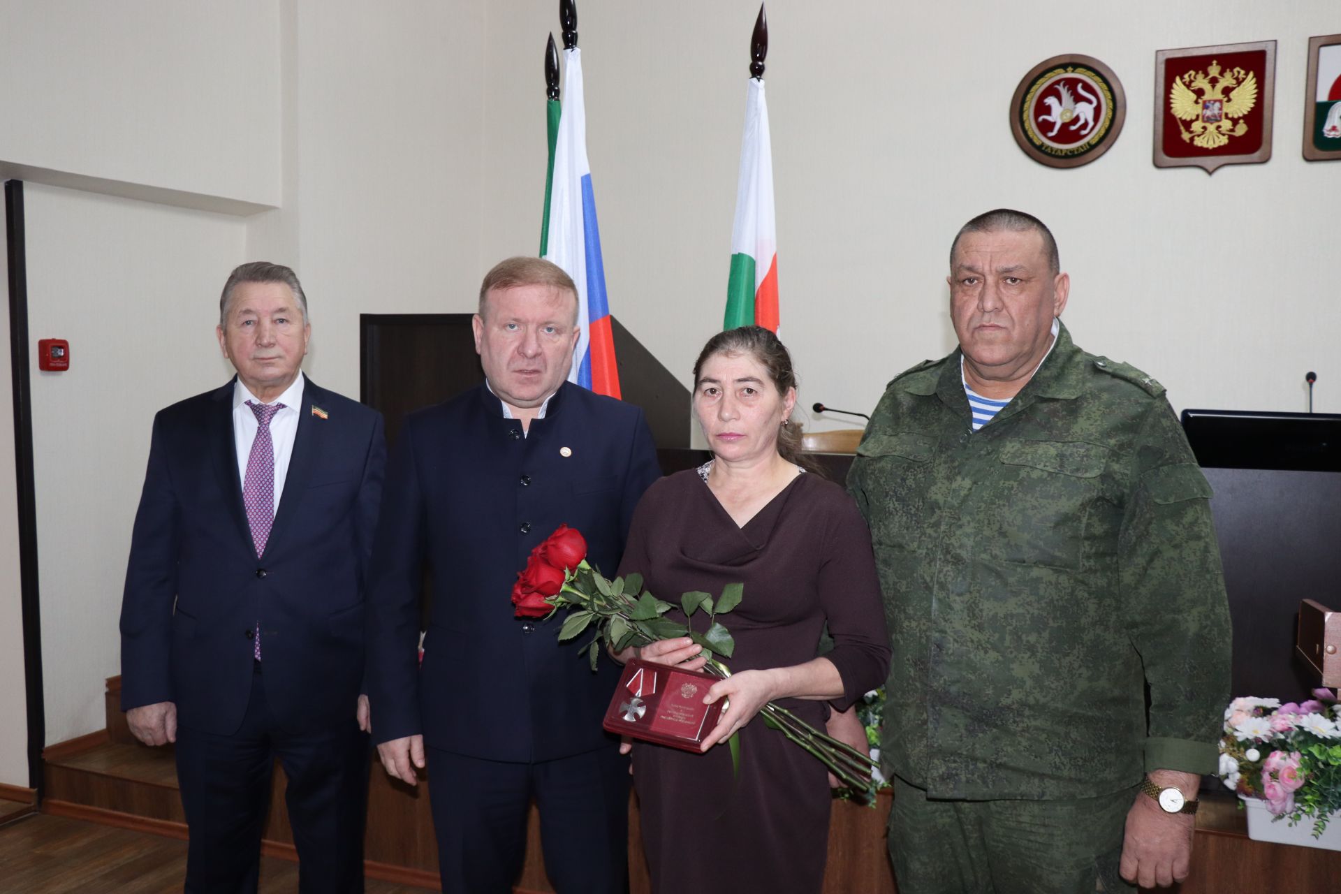 В преддверии Нового года в Дрожжановском районе РТ вручили ордена Мужества, медали Суворова и Жукова