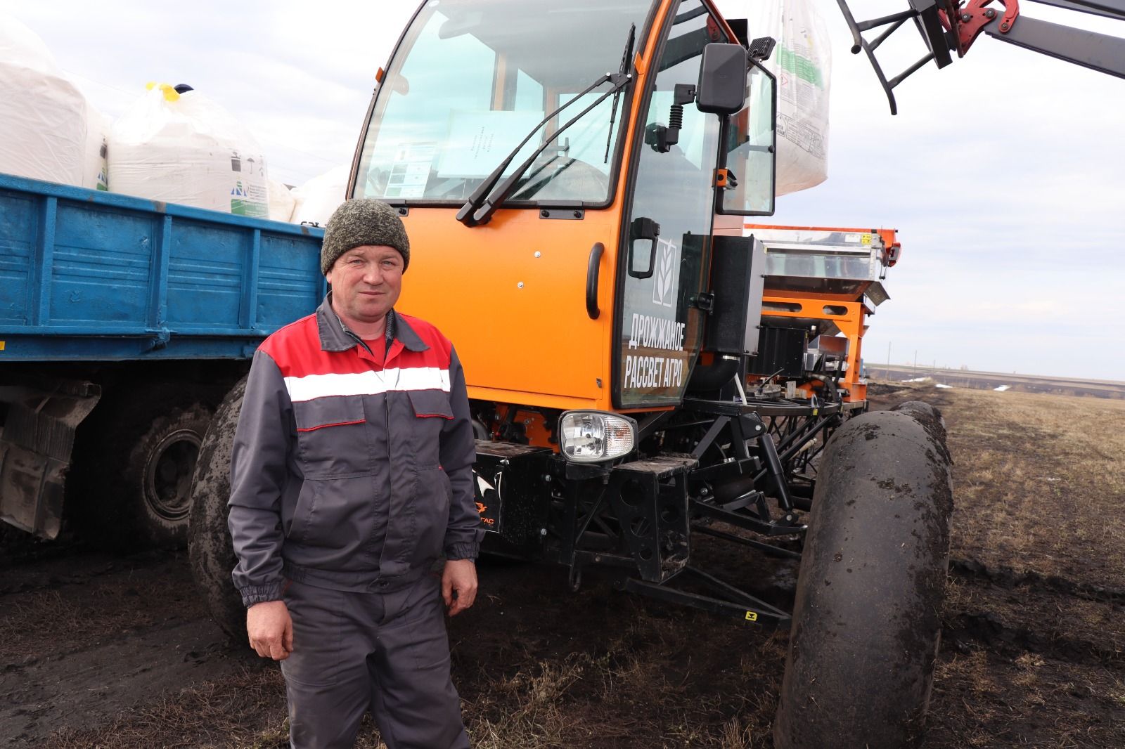 В Дрожжановском районе РТ  приступили к подкормке многолетних трав