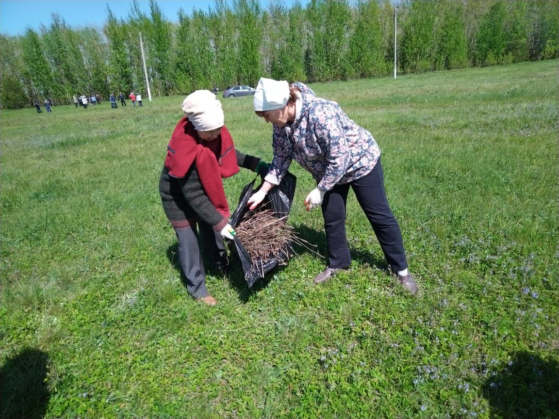 В Дрожжаном прошёл субботник, приуроченный к подготовке праздника Сабантуй