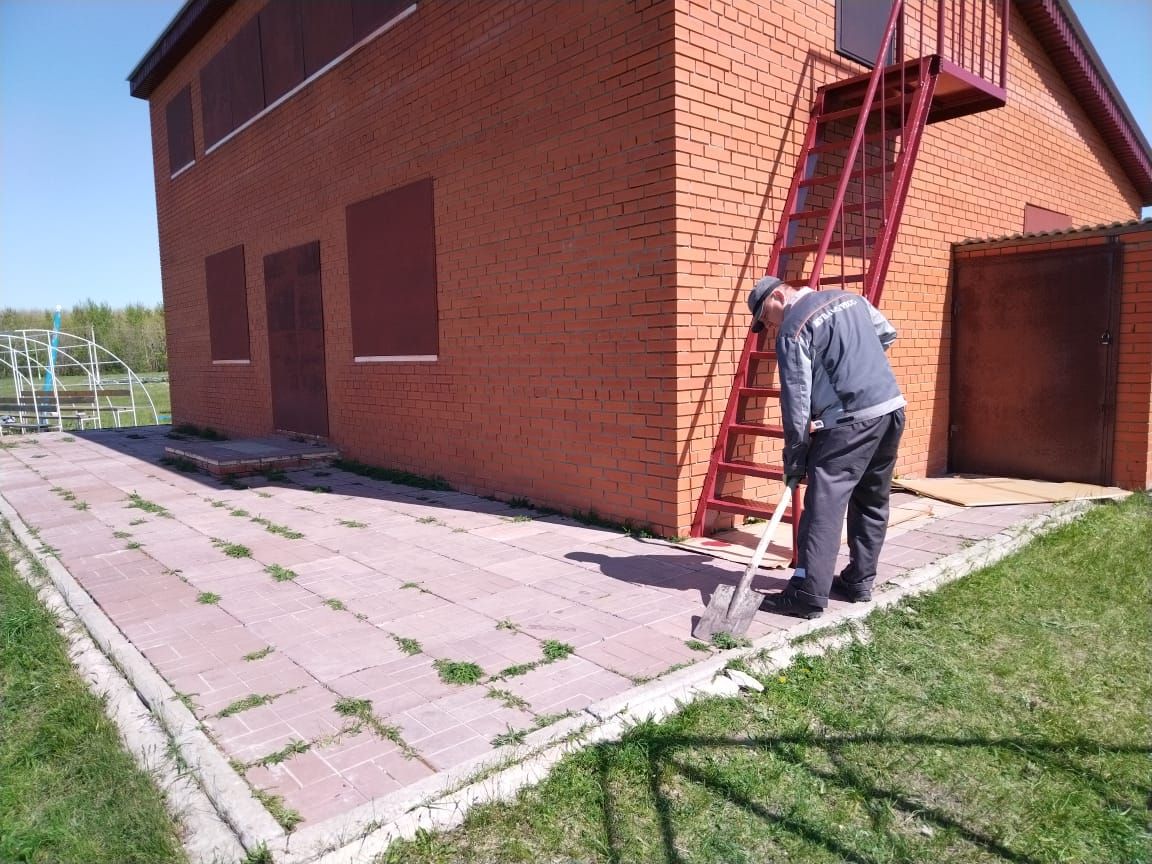 В Дрожжаном прошёл субботник, приуроченный к подготовке праздника Сабантуй