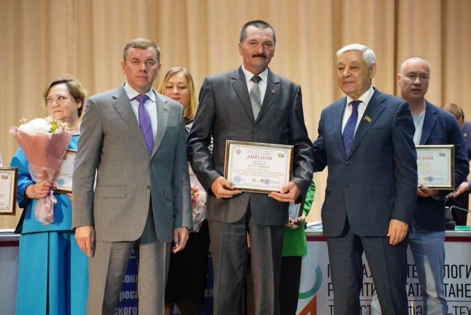 Председатель кооператива «Исток» Дрожжановского района РТ Фаркат Шигапов удостоился Диплома