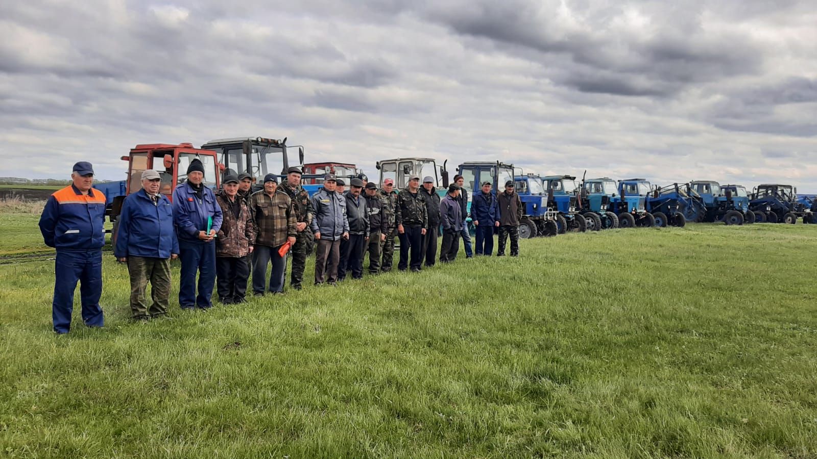 В Дрожжановском районе РТ продолжается техосмотр тракторов  физических  лиц