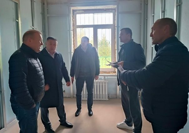 Ринат Садыков ознакомился с ходом реализации капремонта молодежного центра в Дрожжановском районе РТ