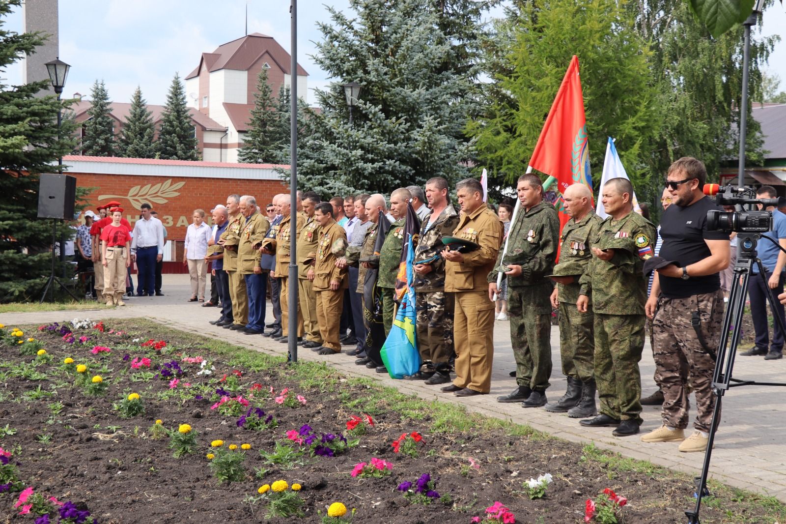 В Дрожжаном прошел митинг, посвященный памяти ветеранов боевых действий