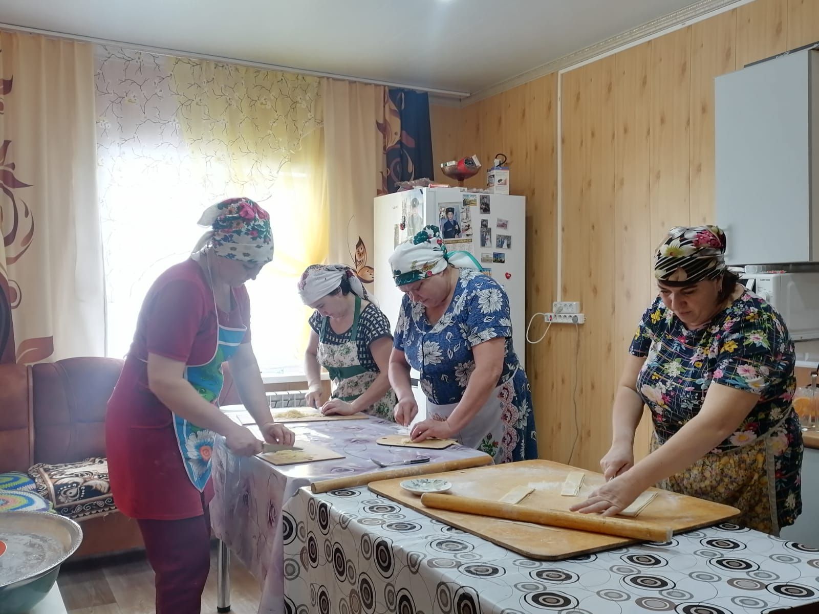 В селе Чепкас-Ильметьево Дрожжановского района бойцам СВО готовят домашнюю лапшу