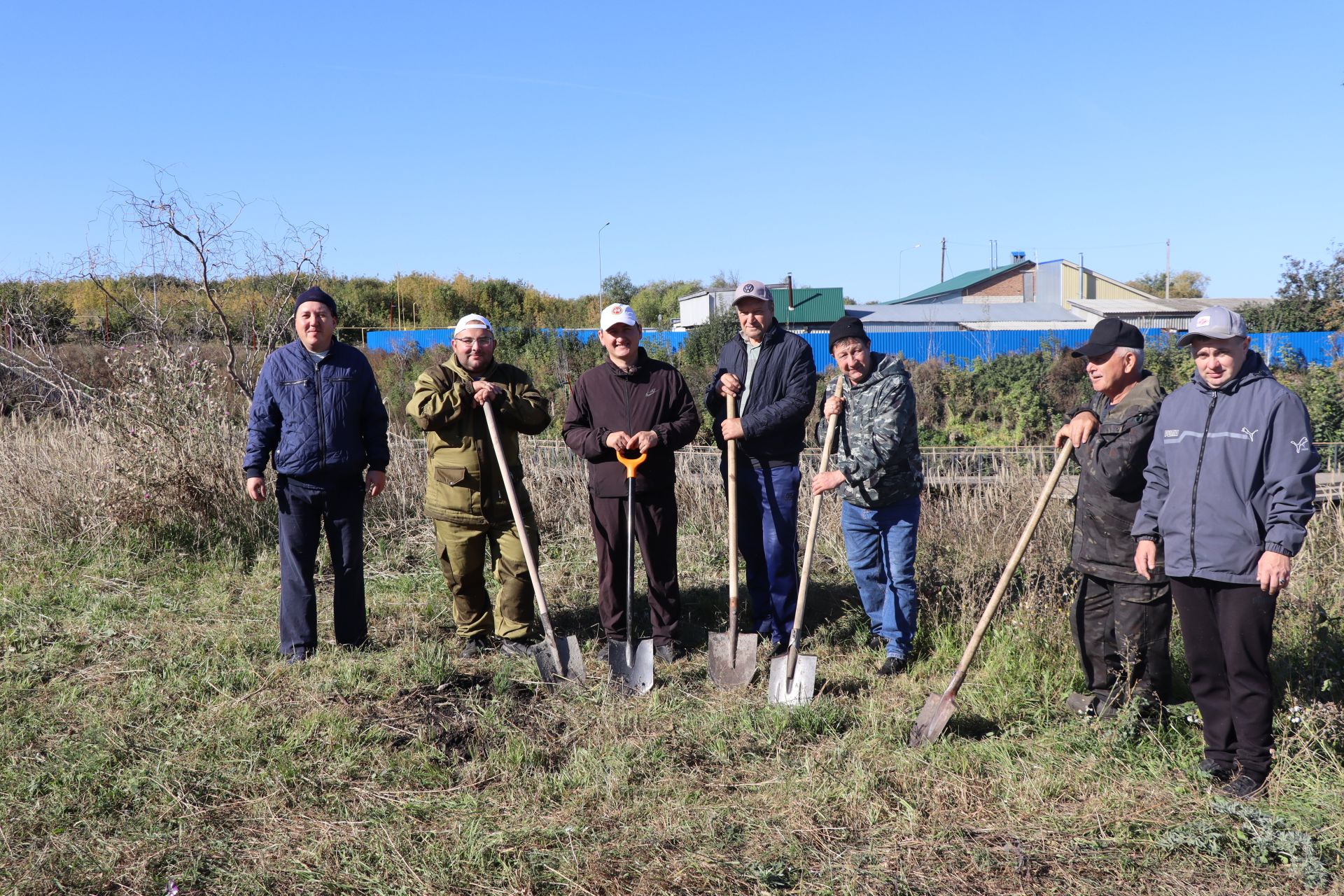 В Дрожжановском районе РТ организовали посадку деревьев