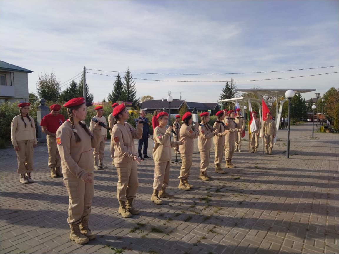 В День воссоединения новых регионов с Россией дрожжановские юнармейцы произнесли торжественную клятву