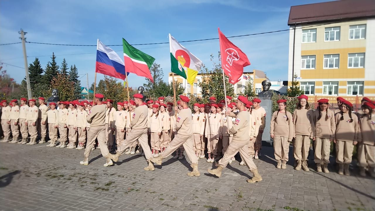 В День воссоединения новых регионов с Россией дрожжановские юнармейцы произнесли торжественную клятву