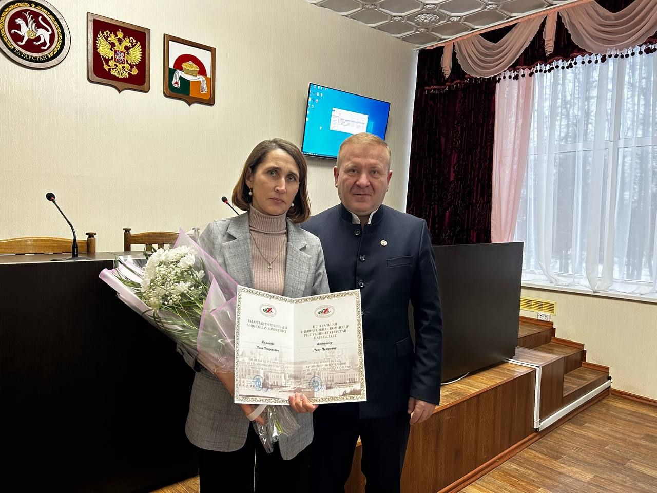 На деловом понедельнике глава Дрожжановского района РТ вручил награды