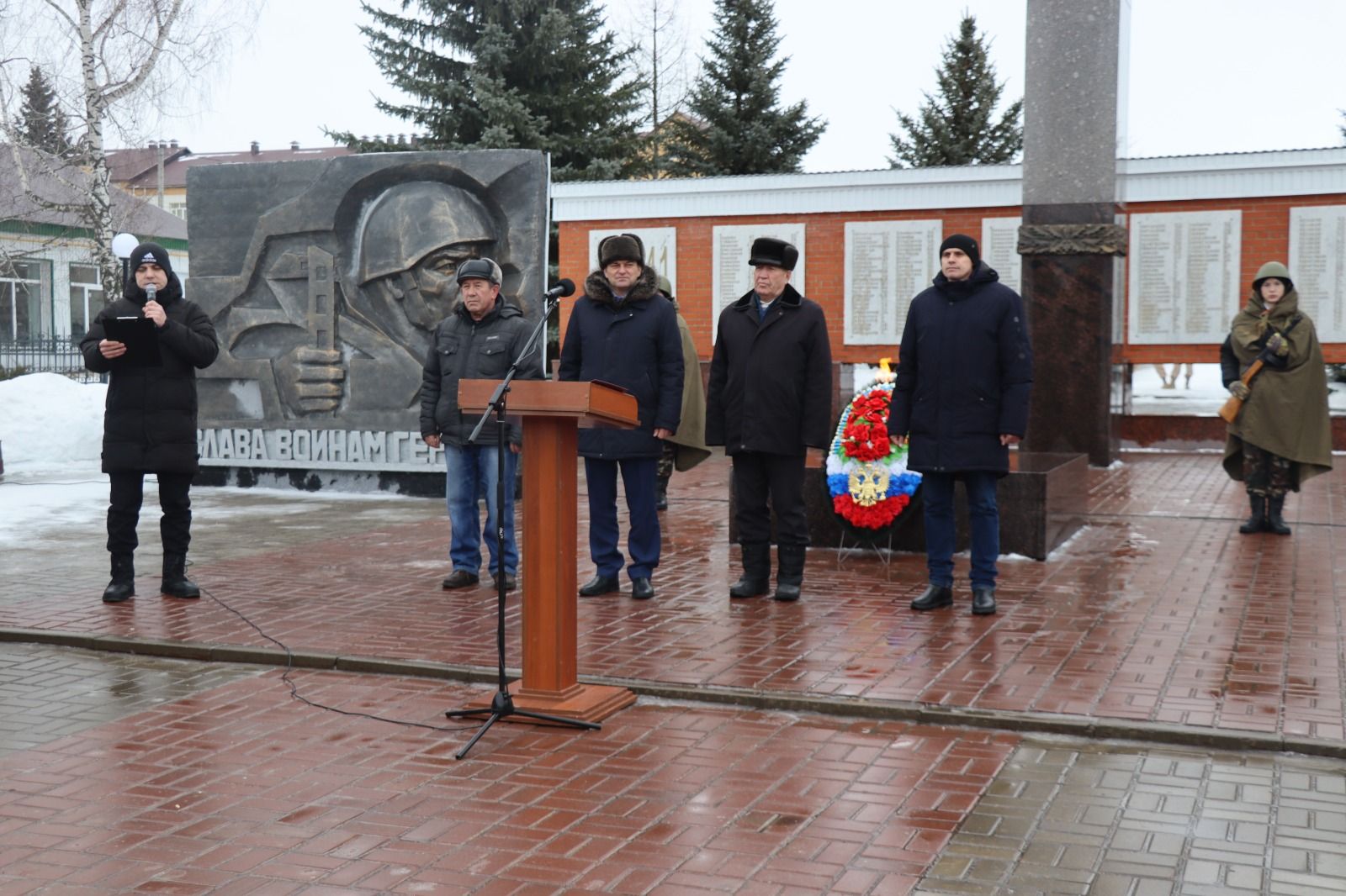 В Дрожжаном прошел митинг ко Дню прорыва блокады Ленинграда