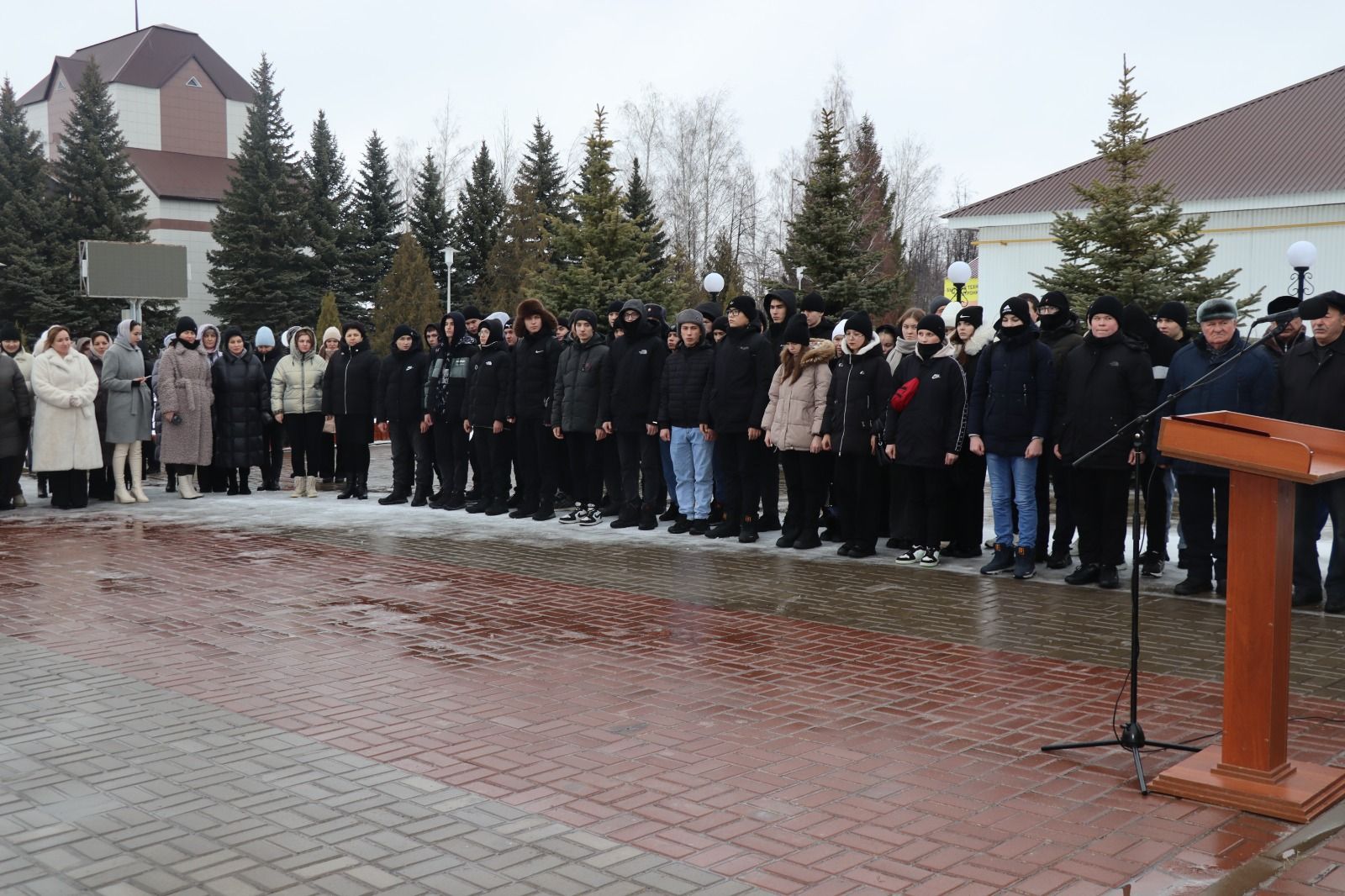В Дрожжаном прошел митинг ко Дню прорыва блокады Ленинграда