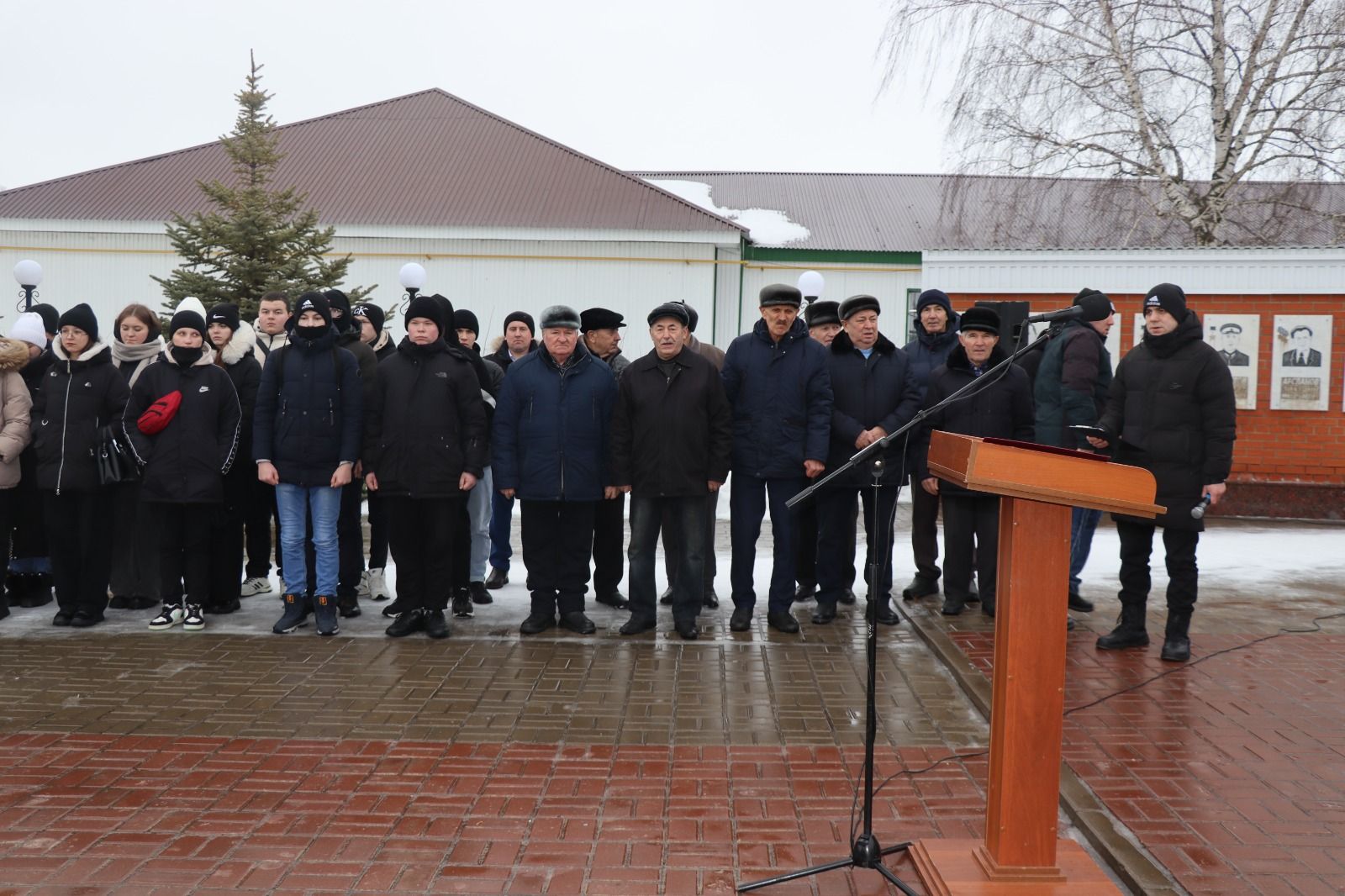 В Дрожжаном прошел митинг ко Дню прорыва блокады Ленинграда