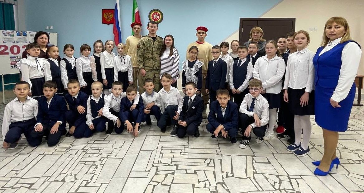 В Стародрожжановском многопрофильном лицее состоялась встреча с участником СВО