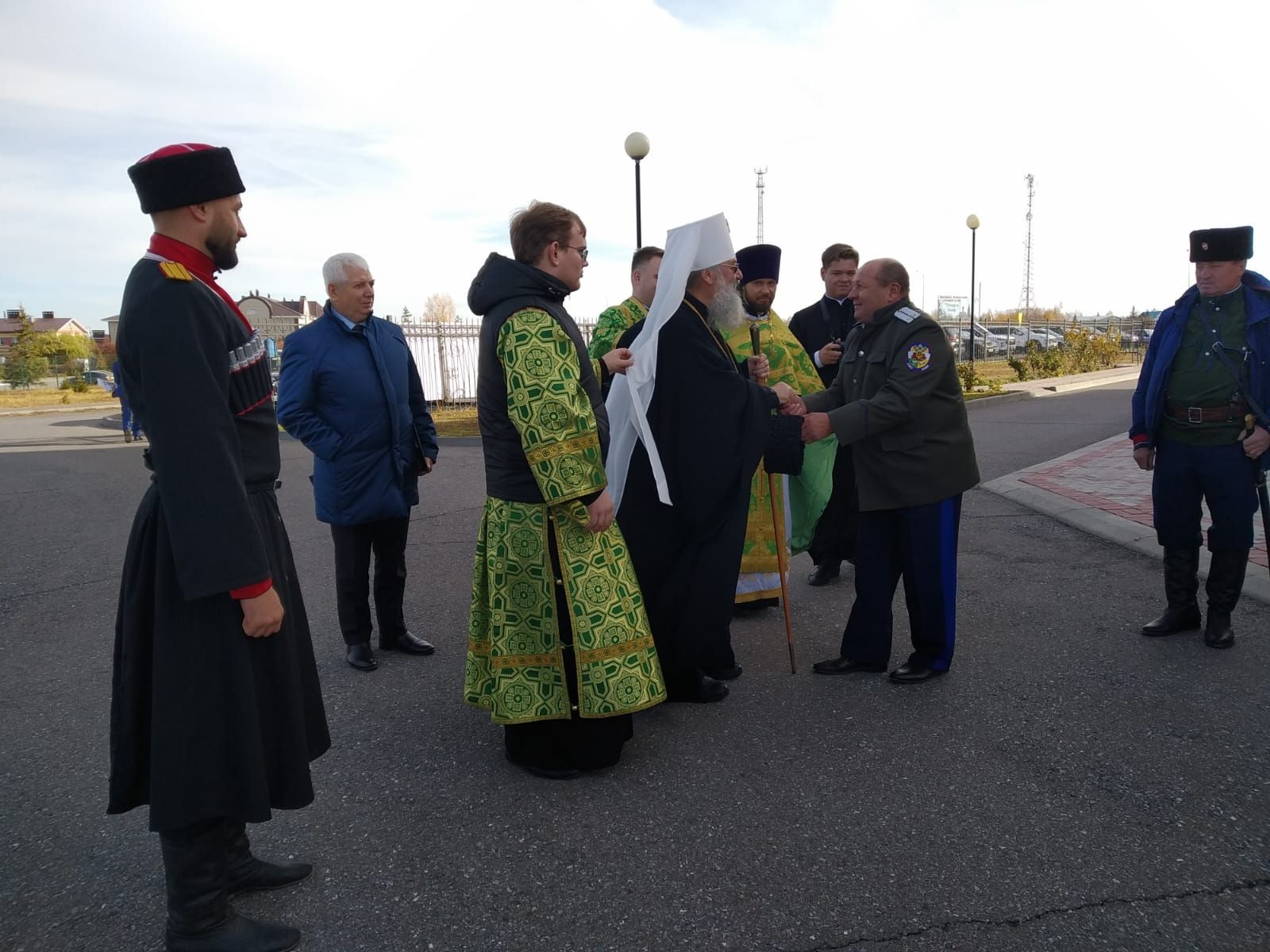 Митрополит Кирилл провёл божественную литургию в Дрожжановском храме
