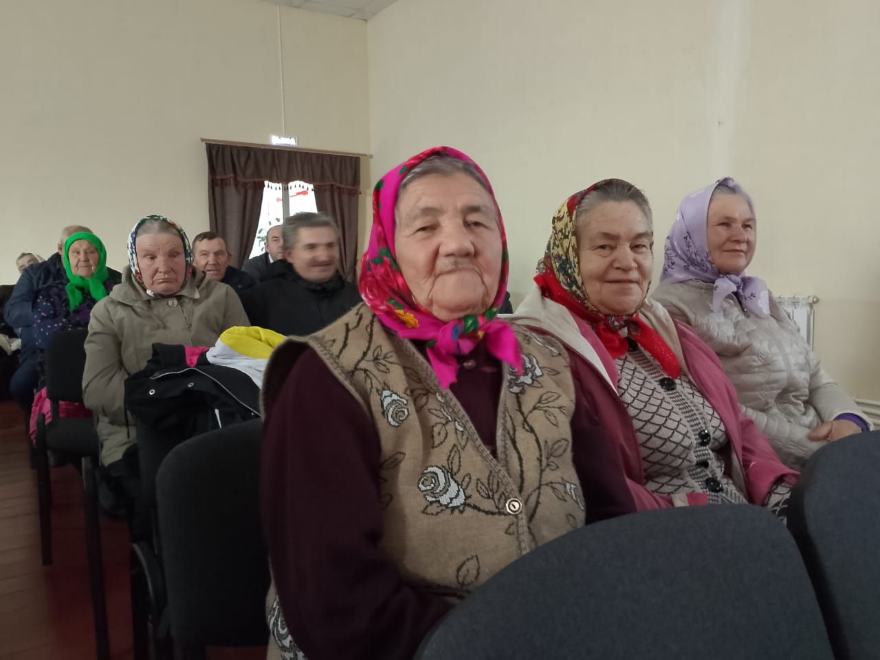 В Новоильмовском сельском доме культуры прошел праздничный концерт для старшего поколения