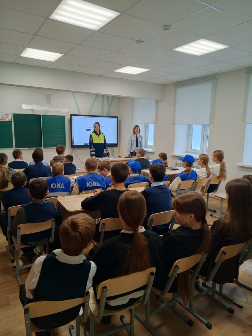 В школах Дрожжановского района автоинспекторы и специалисты БДД проводят встречи