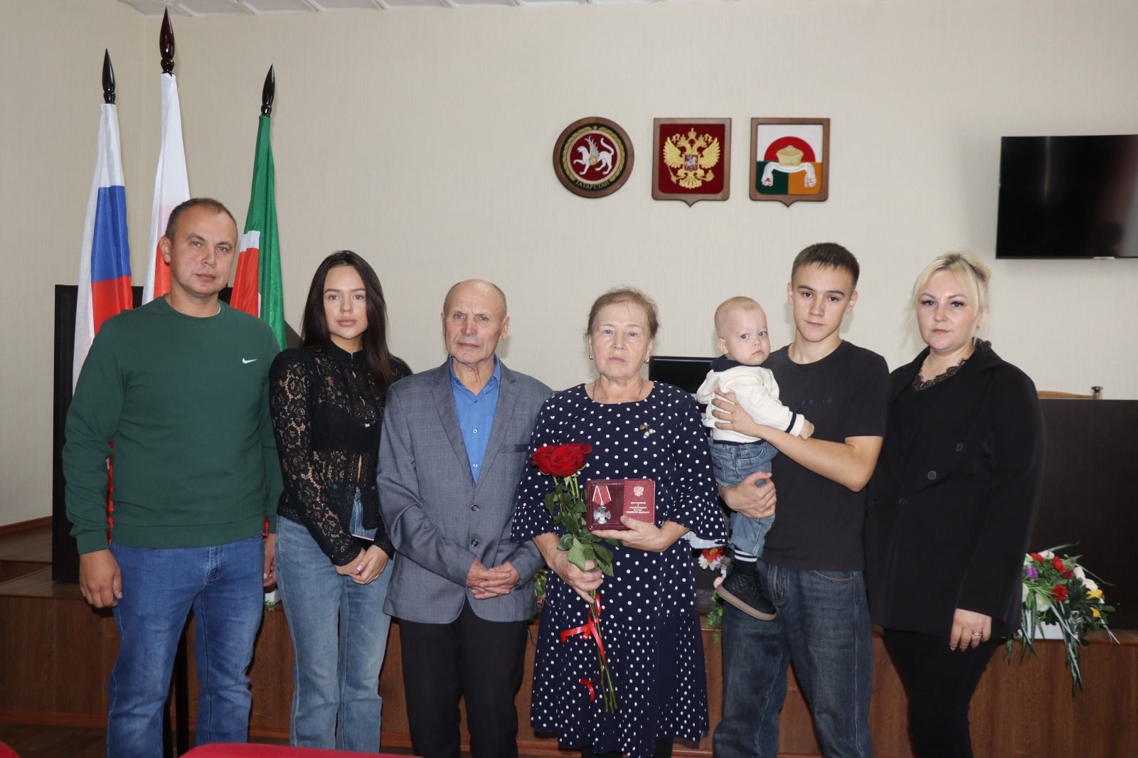 Родным погибших в СВО бойцов из Дрожжановского района вручили ордена Мужества