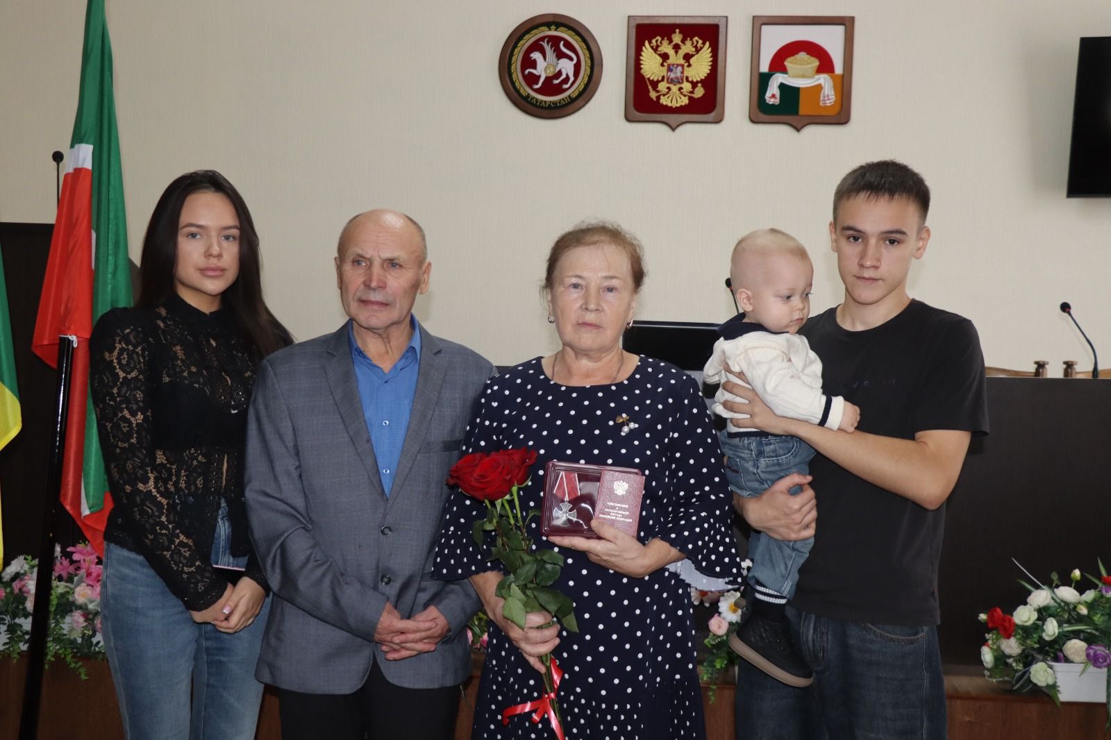 Родным погибших в СВО бойцов из Дрожжановского района вручили ордена Мужества