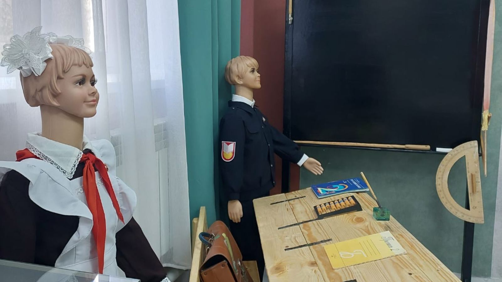 В Алешкин-Саплыкской школе Дрожжановского района РТ открылся музей учителя «Учить — учиться. Созидать»
