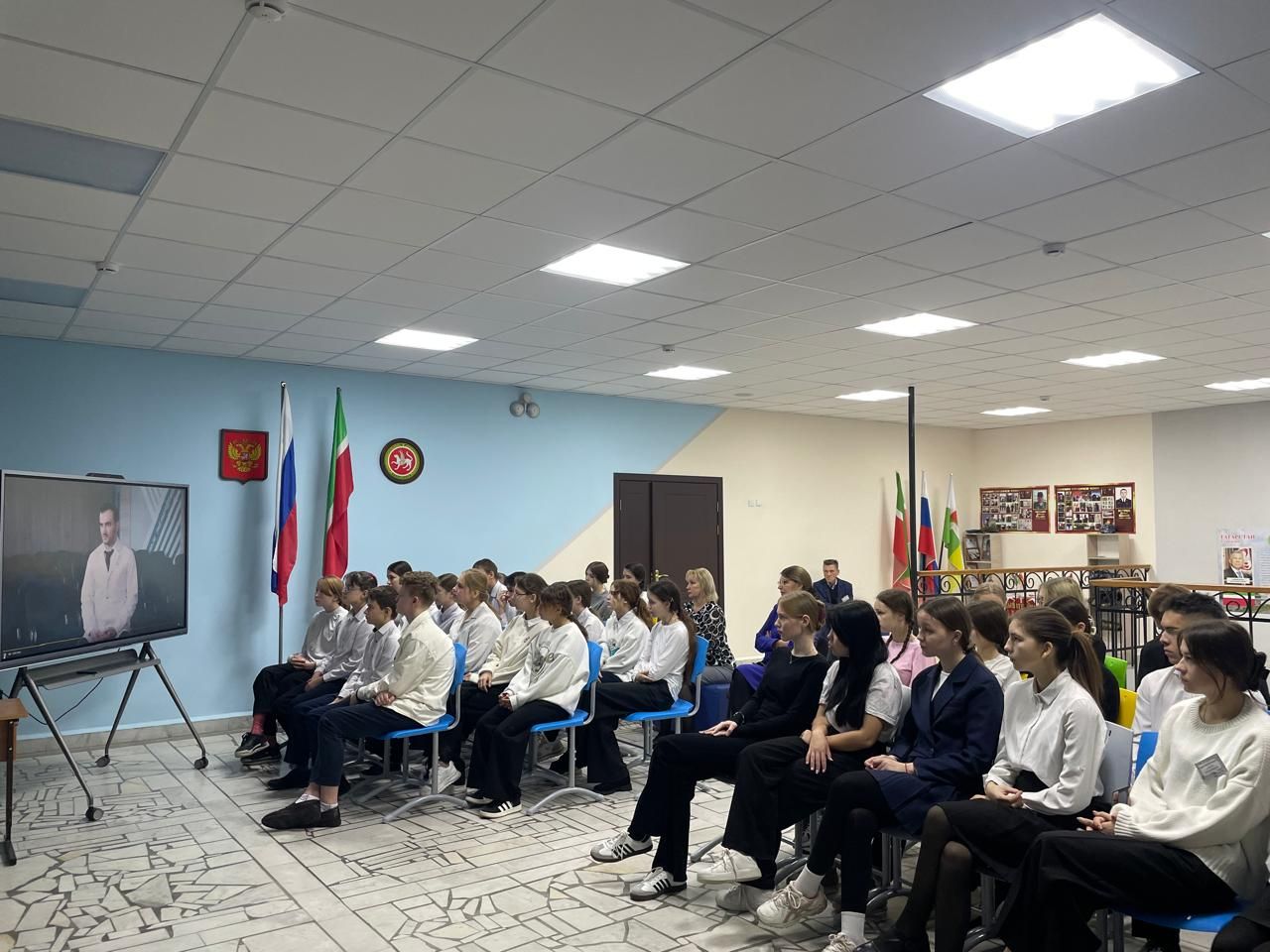 В Стародрожжановском многопрофильном лицее прошла встреча по профилактике правонарушений среди несовершеннолетних