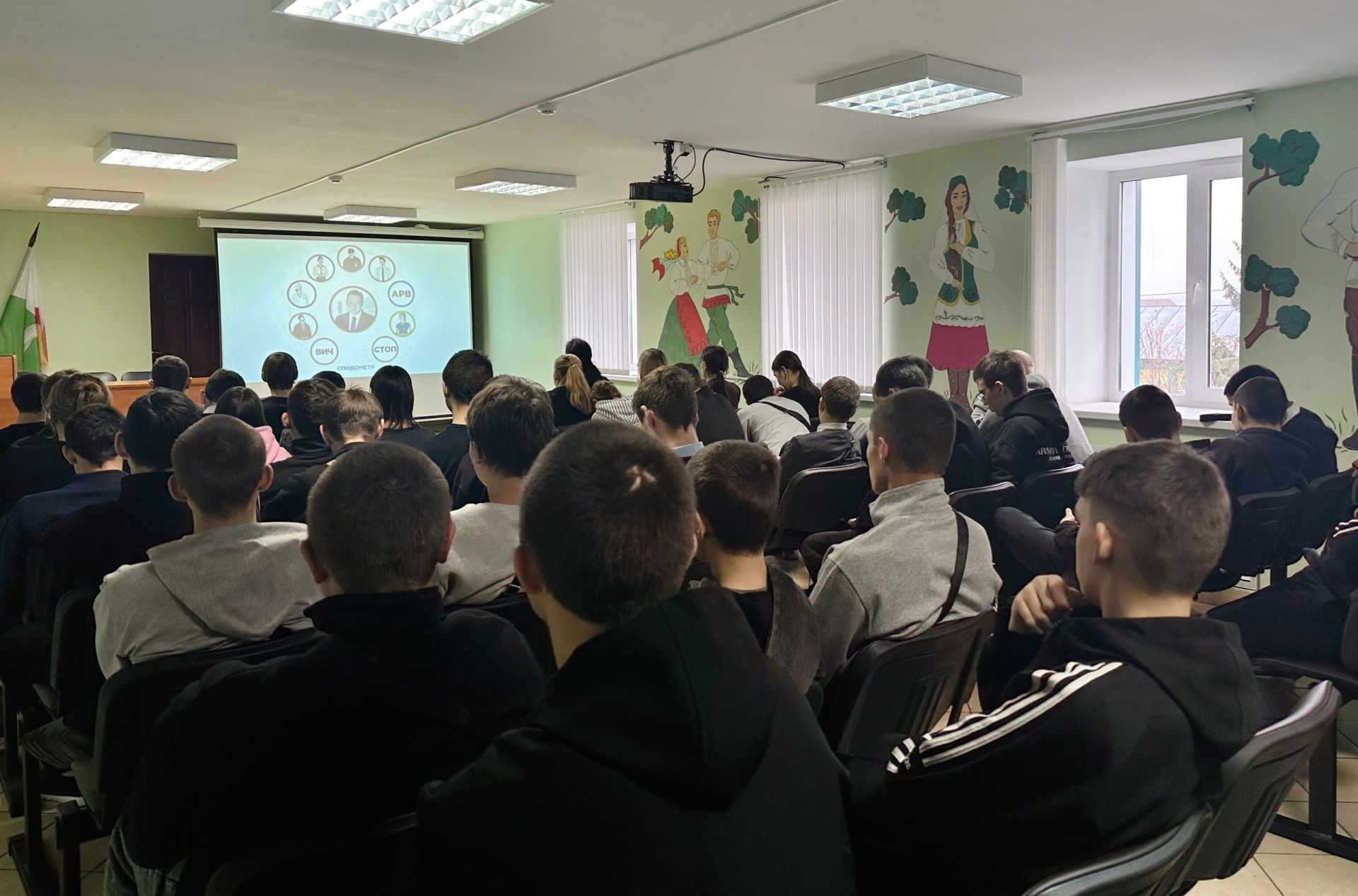 Знать, чтобы защитить: в Дрожжановском техникуме состоялся открытый диалог о профилактике ВИЧ