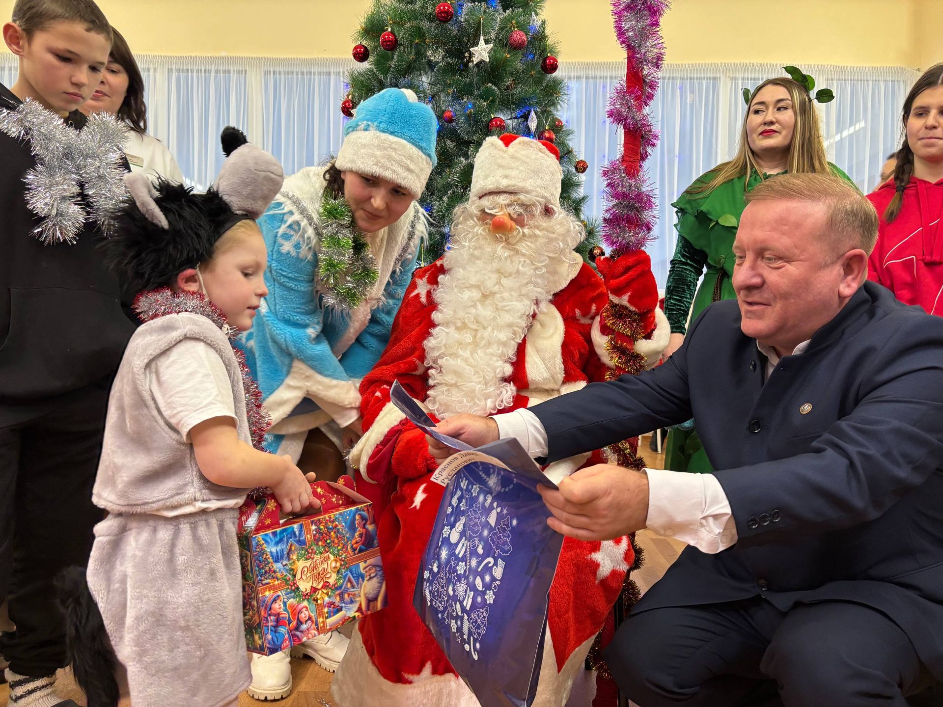 В социальном приюте «Тёплый дом» Дрожжановского района прошло праздничное новогоднее представление